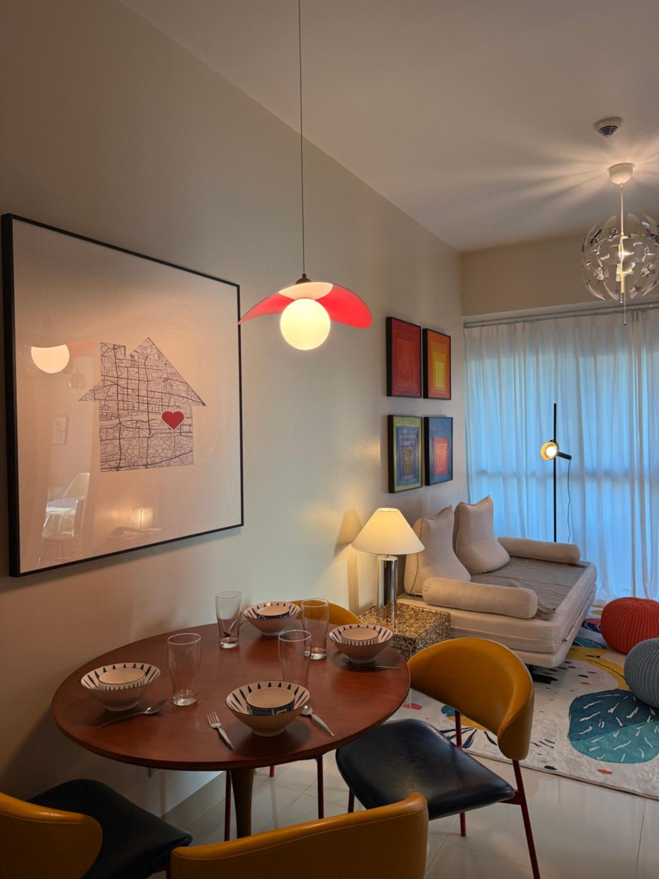 Modern 1BR with Balcony Facing Infinity Pool Manila Bay Sunset Near Airports OKADA Solaire MOA