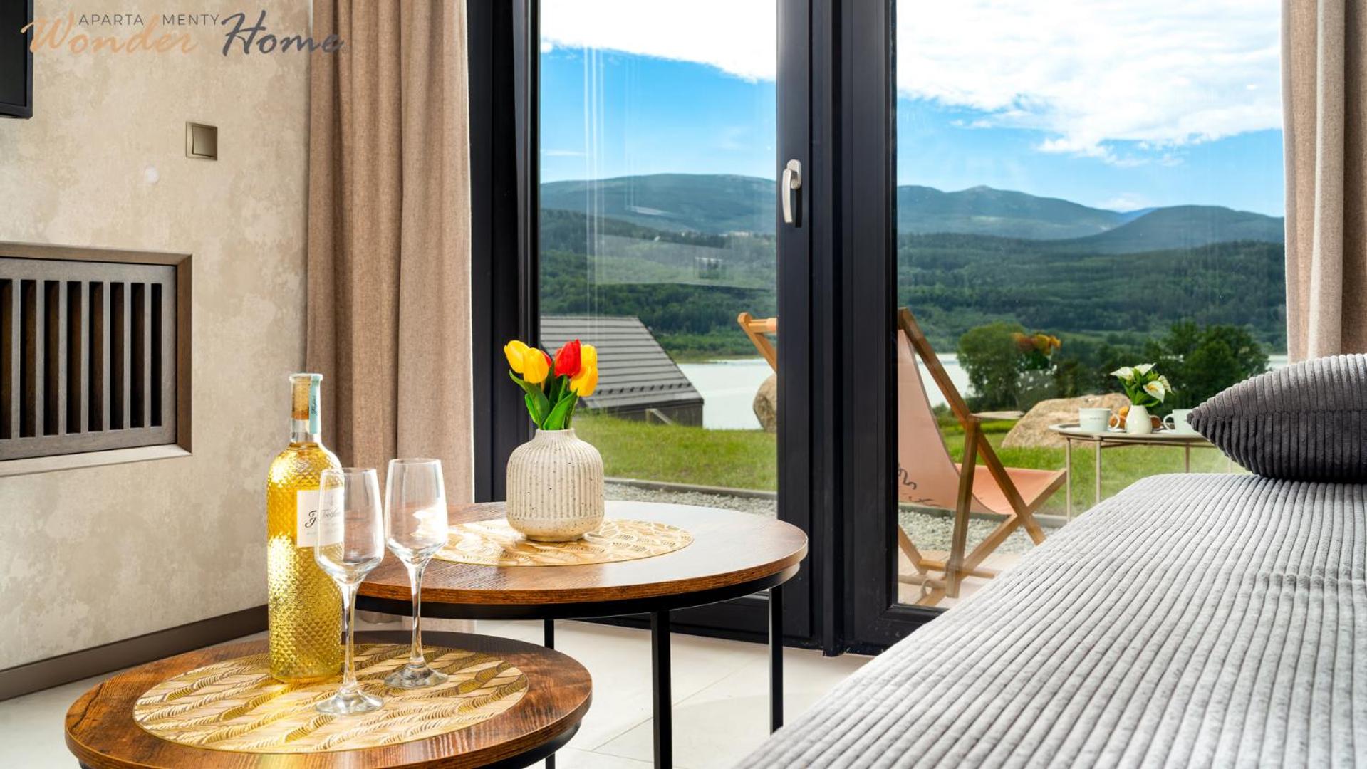 Wonder Hill - bajkowy widok na góry i zalew, strefa wellness na terenie kompleksu