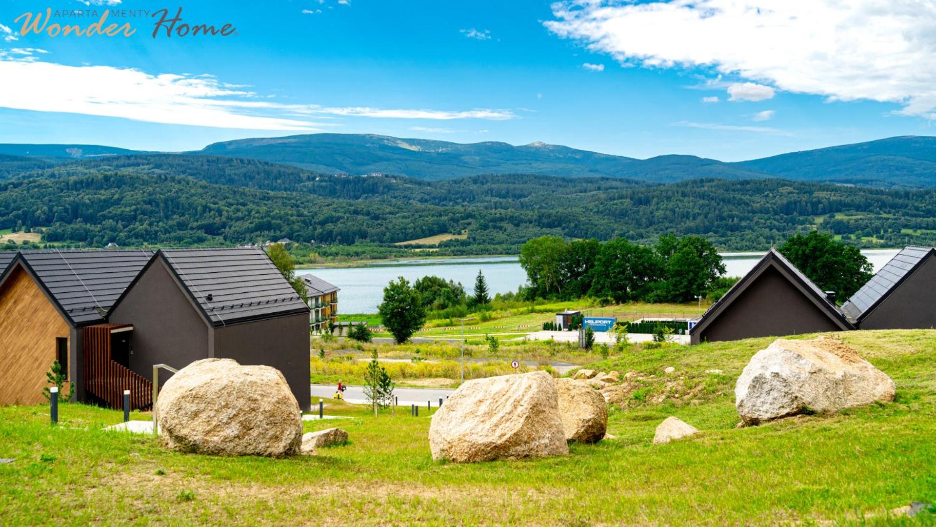 Wonder Hill - bajkowy widok na góry i zalew, strefa wellness na terenie kompleksu