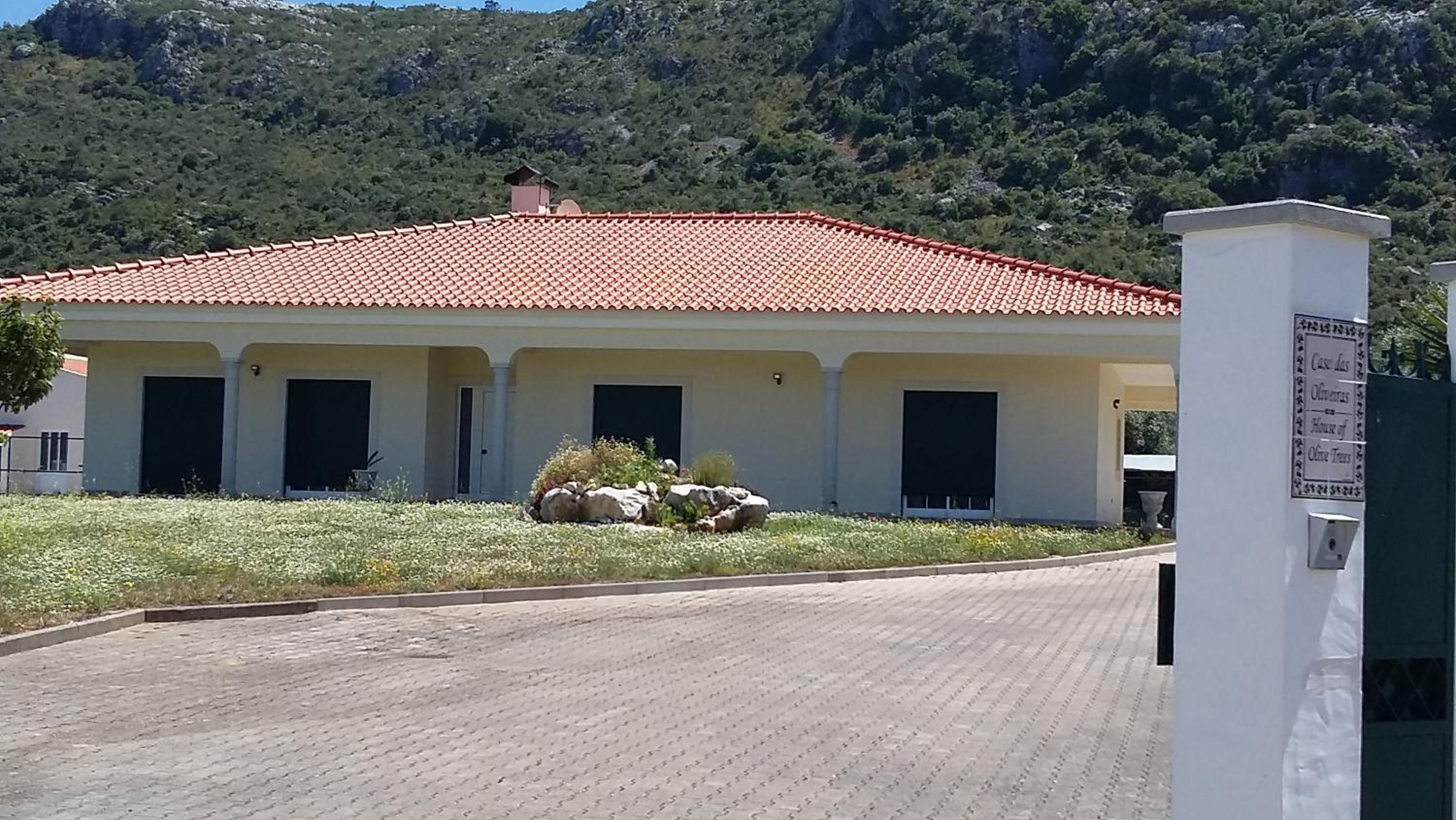 Hotel Casa Das Oliveiras - Image 1