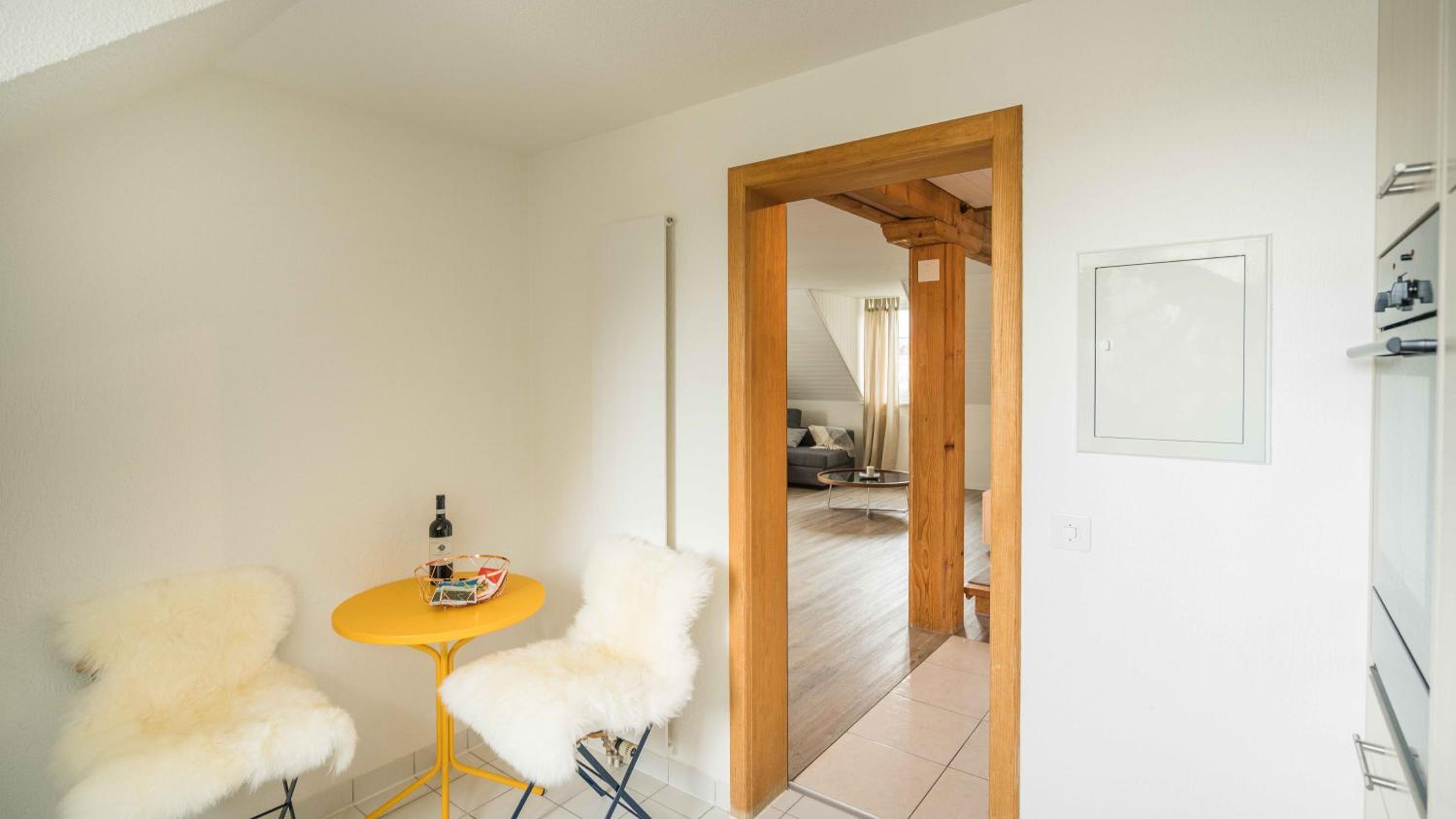 Löwenplatz Apartment near Station by Airhome