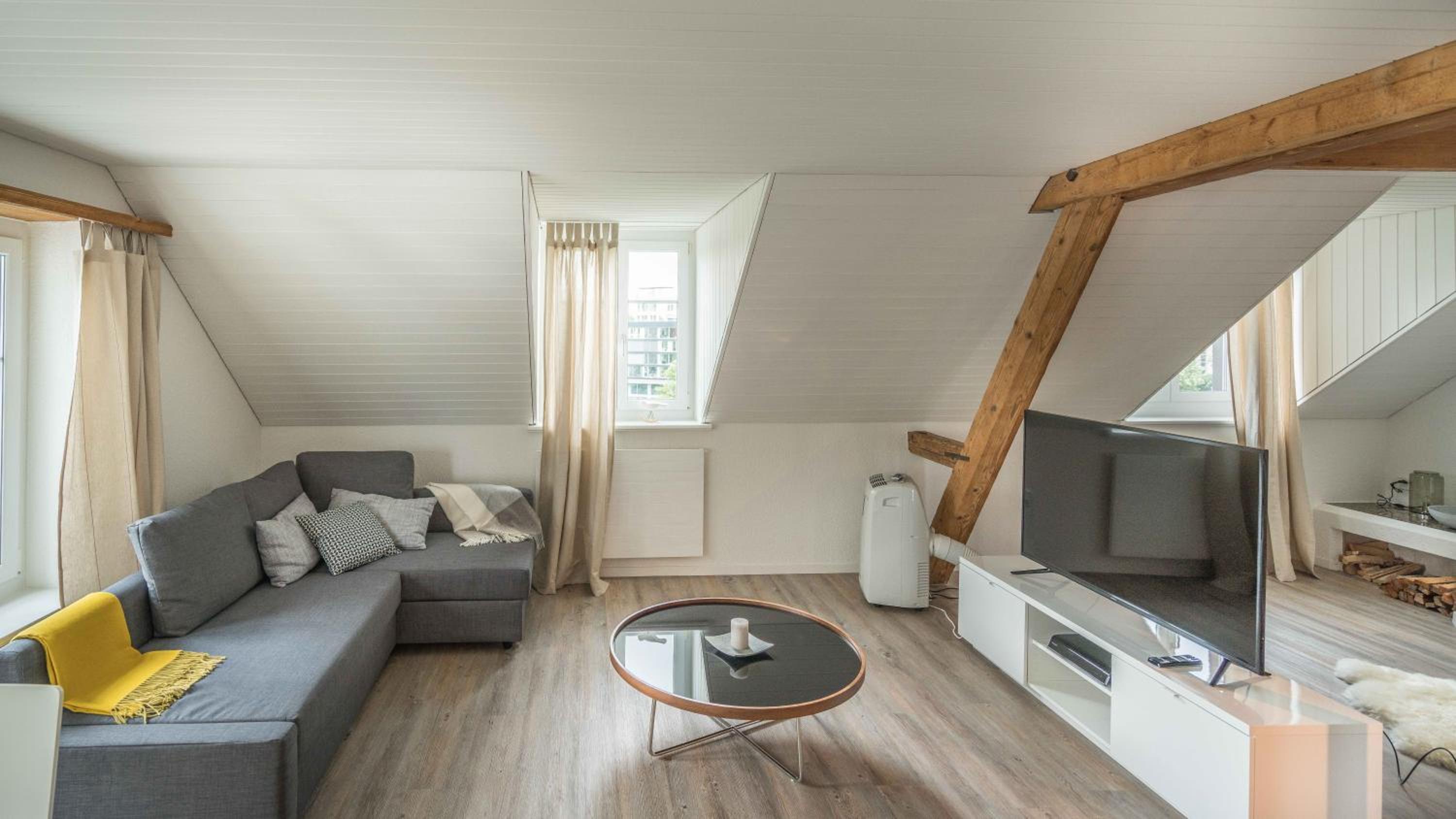 Löwenplatz Apartment near Station by Airhome