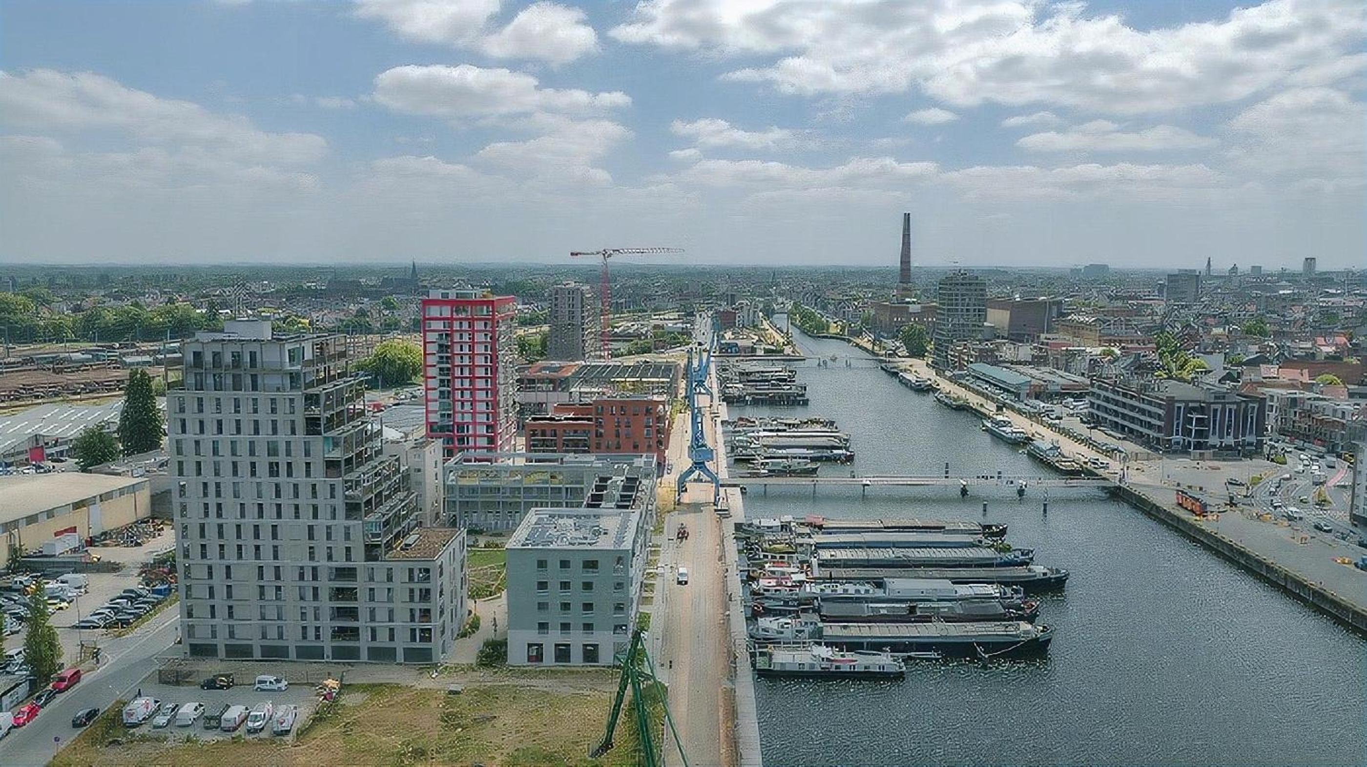 Homeawayfromhomeghent with private parking