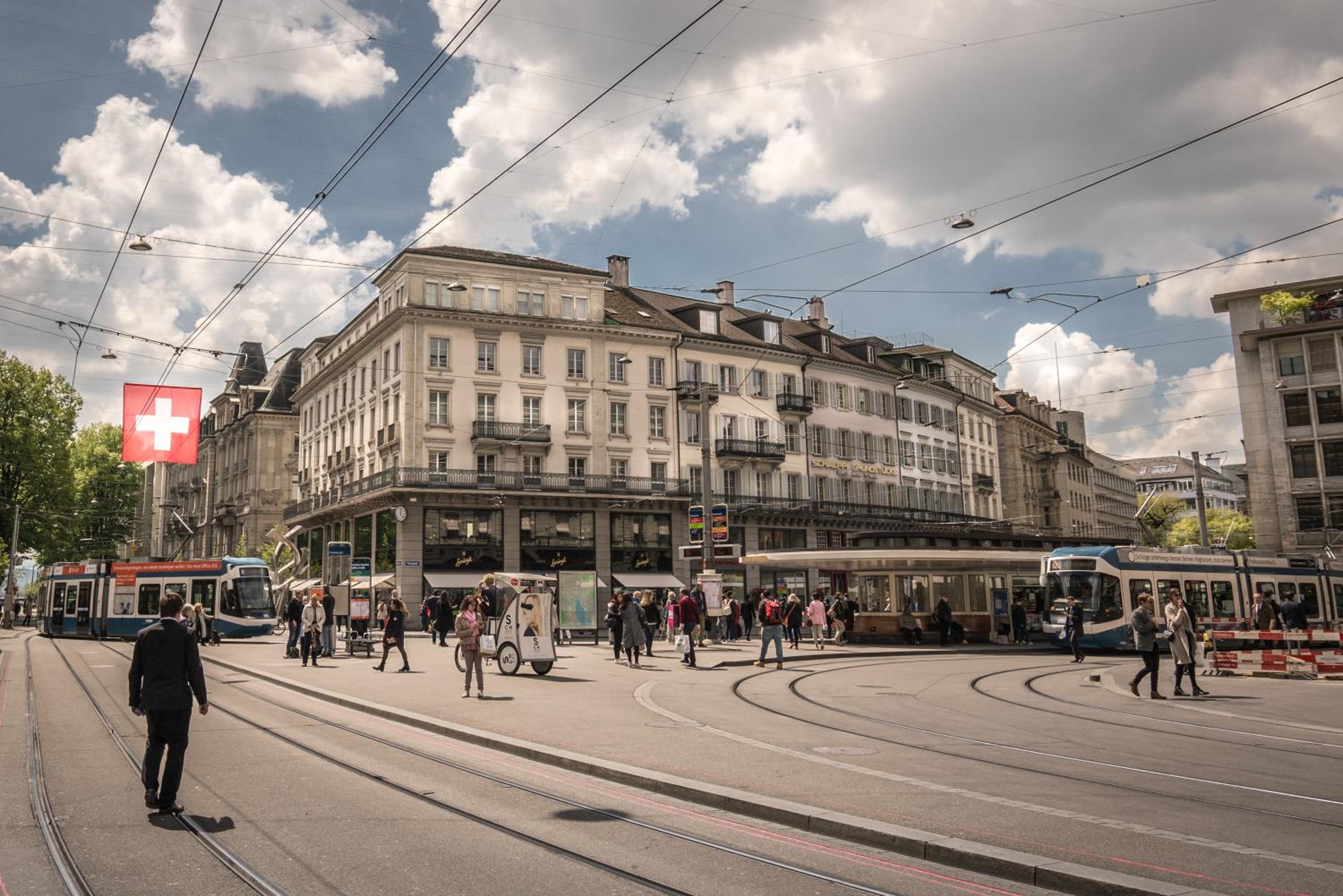 Löwenplatz Apartment near Station by Airhome