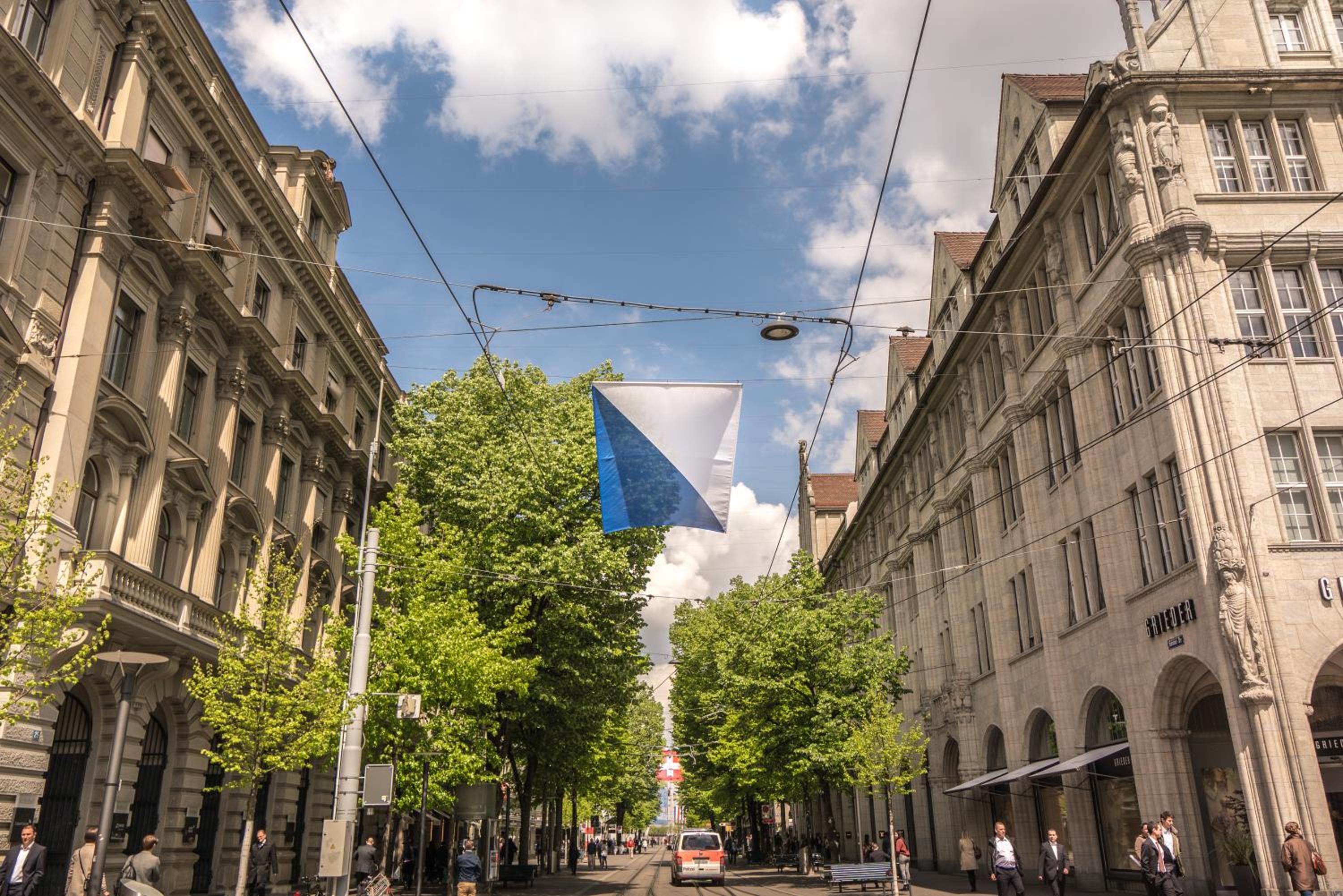 Löwenplatz Apartment near Station by Airhome