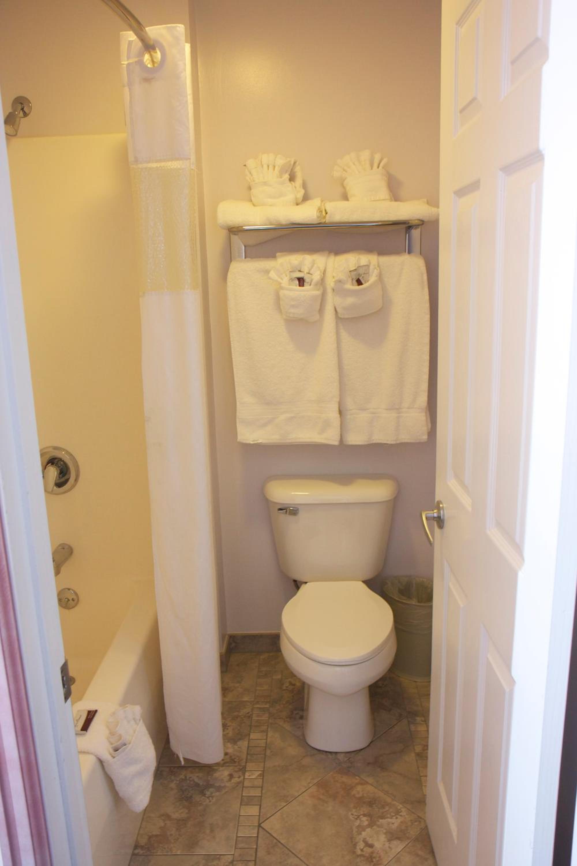Gateway Inn and Suites