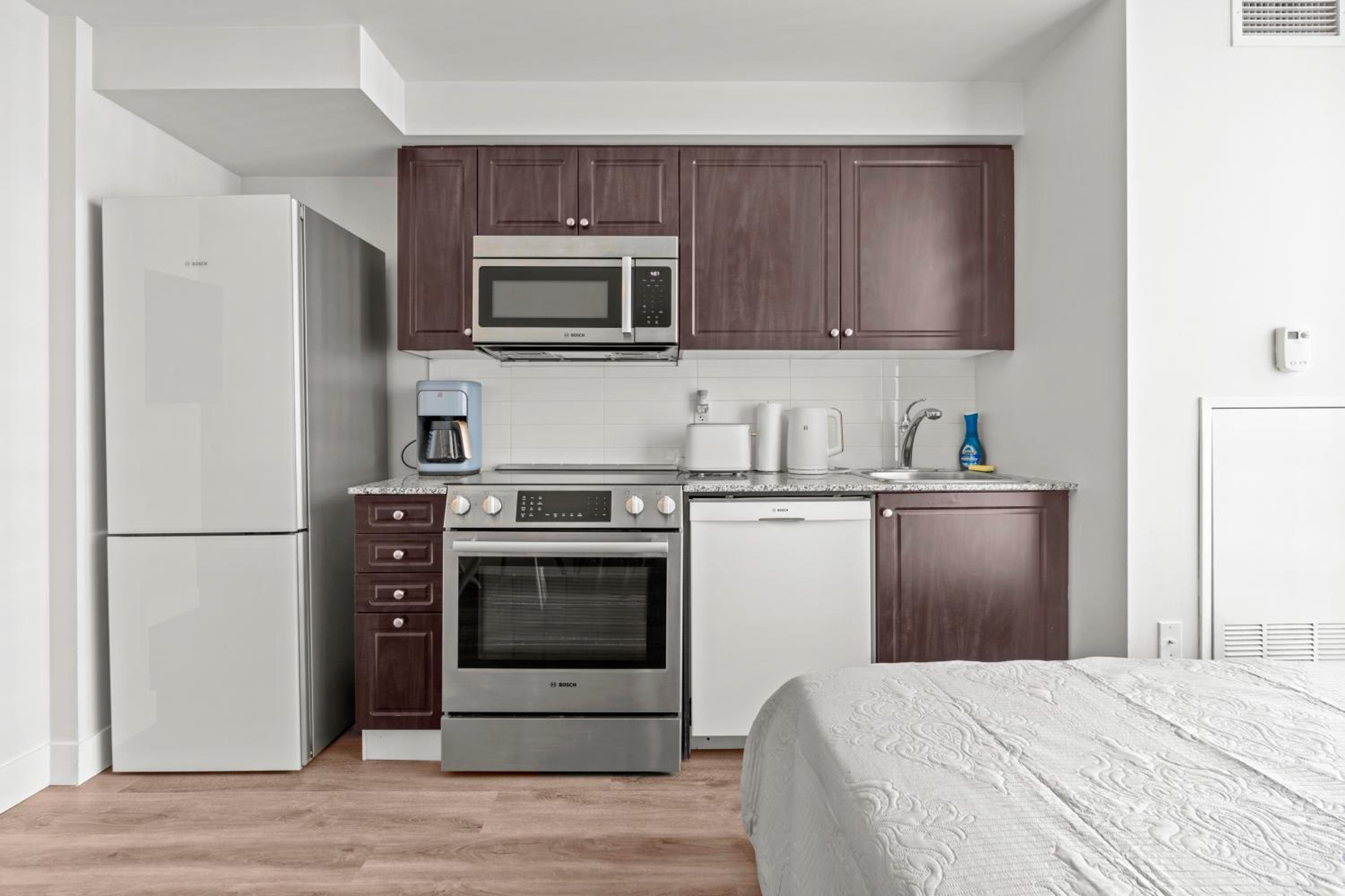 Charming Studio in Downtown Toronto