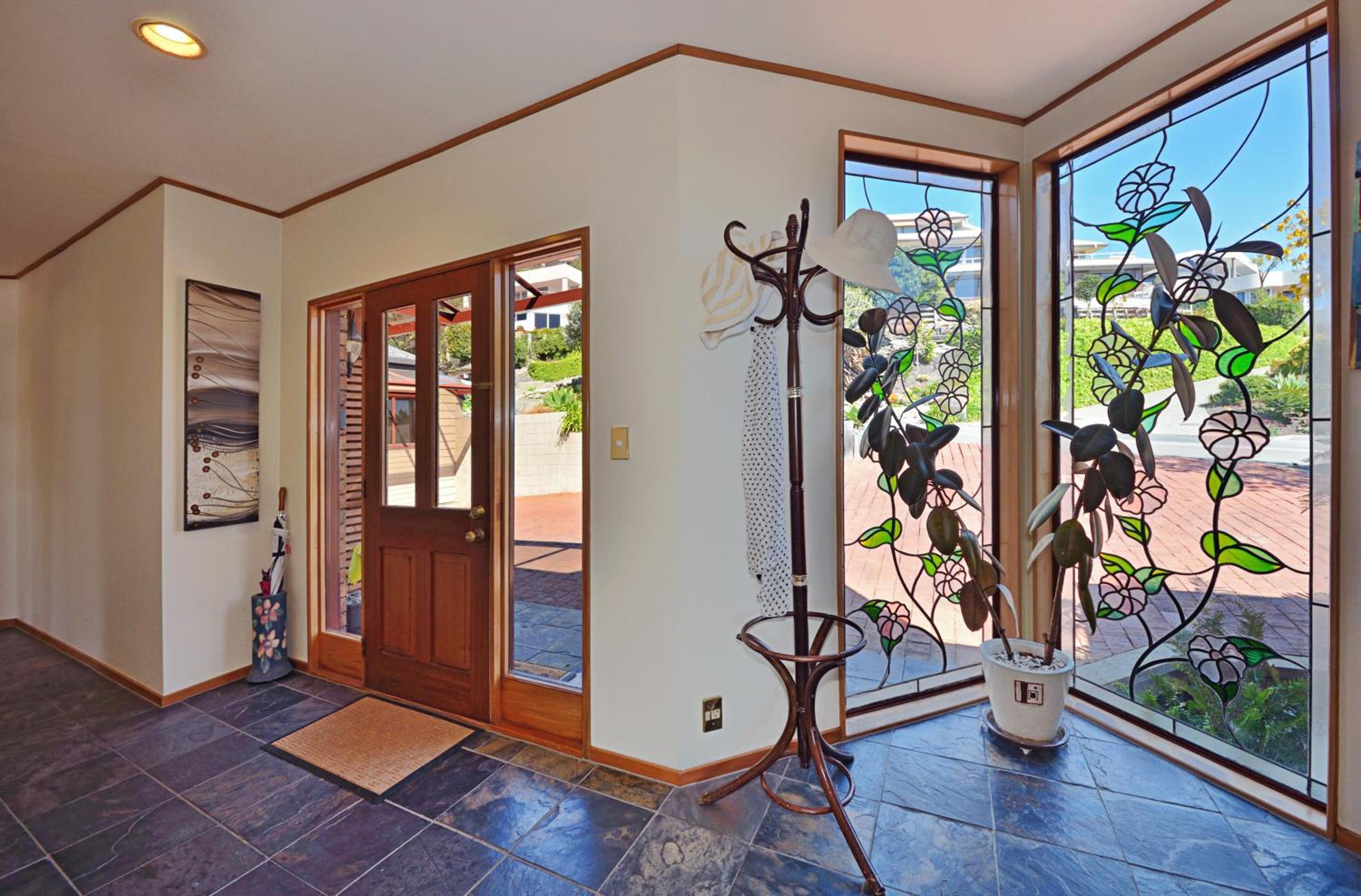 The Cliffs - Nelson Waterfront Home view 4