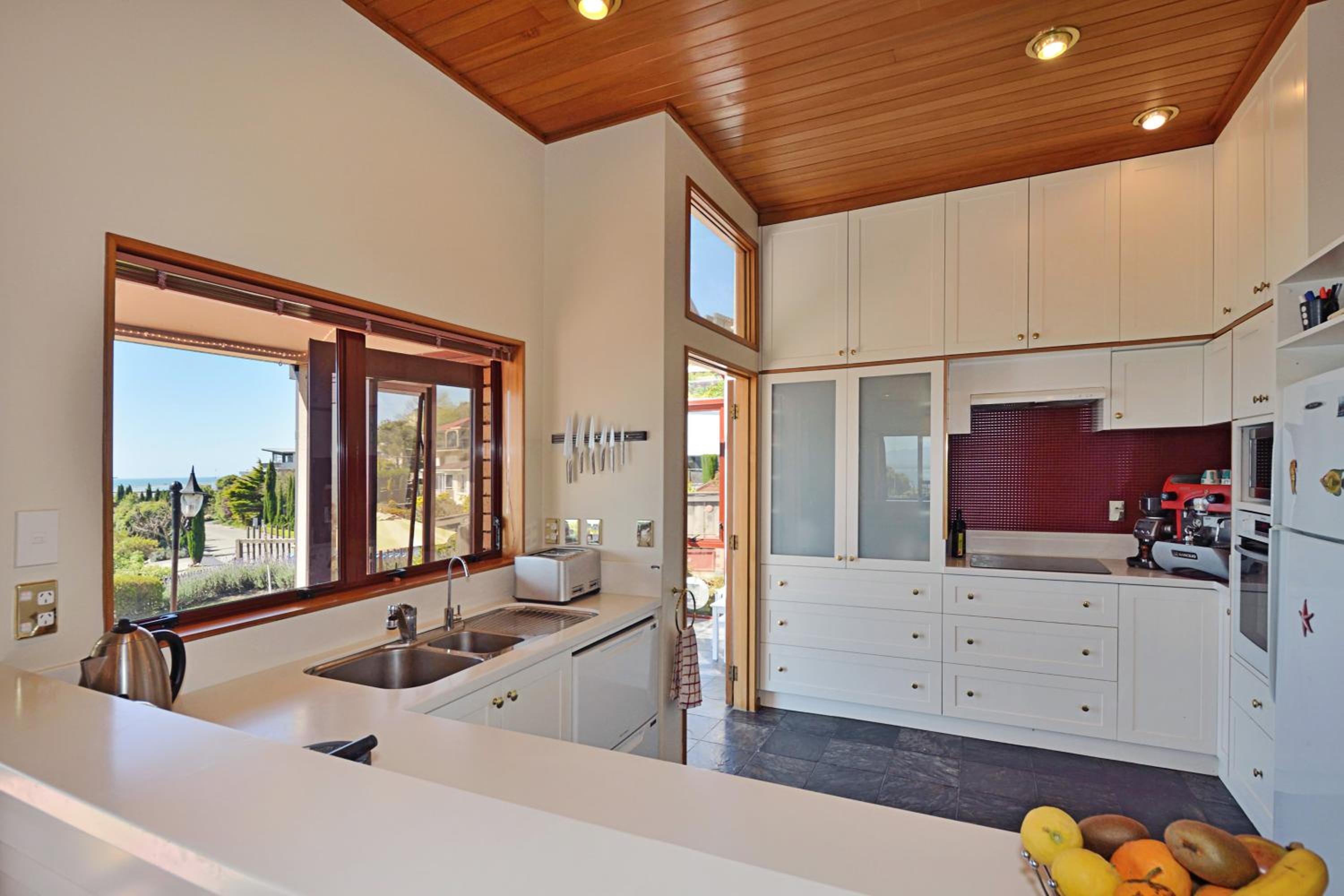The Cliffs - Nelson Waterfront Home view 5