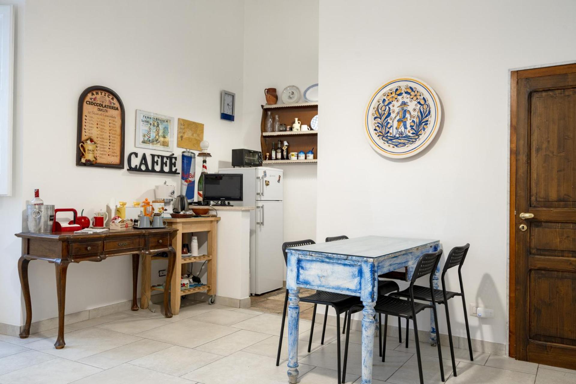 Corte Fiorita - City Center historical stay