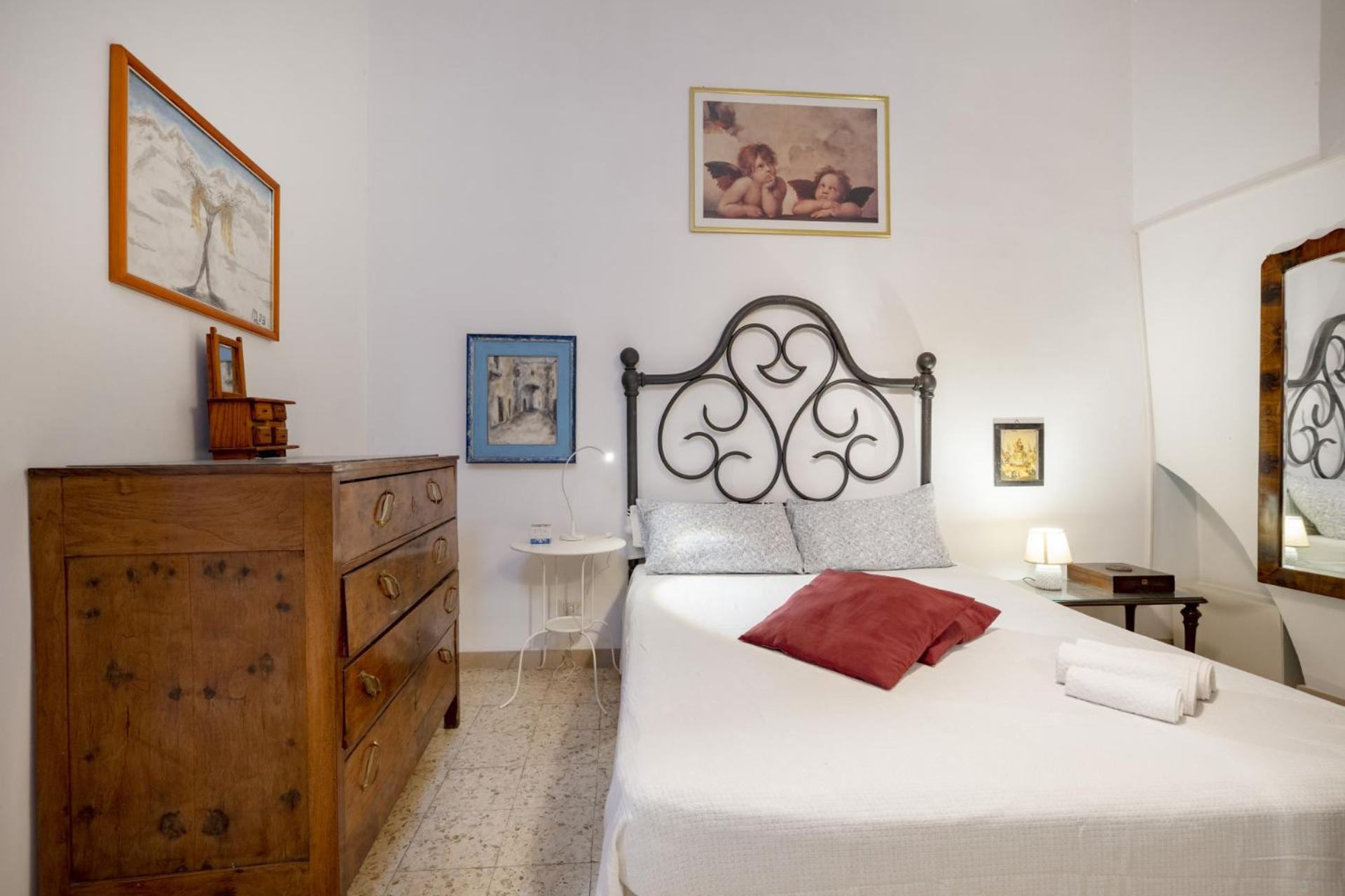 Corte Fiorita - City Center historical stay