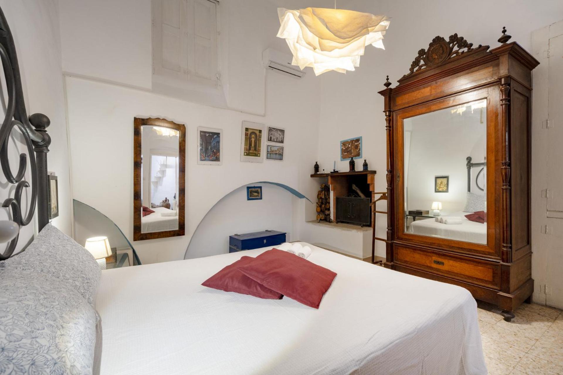 Corte Fiorita - City Center historical stay