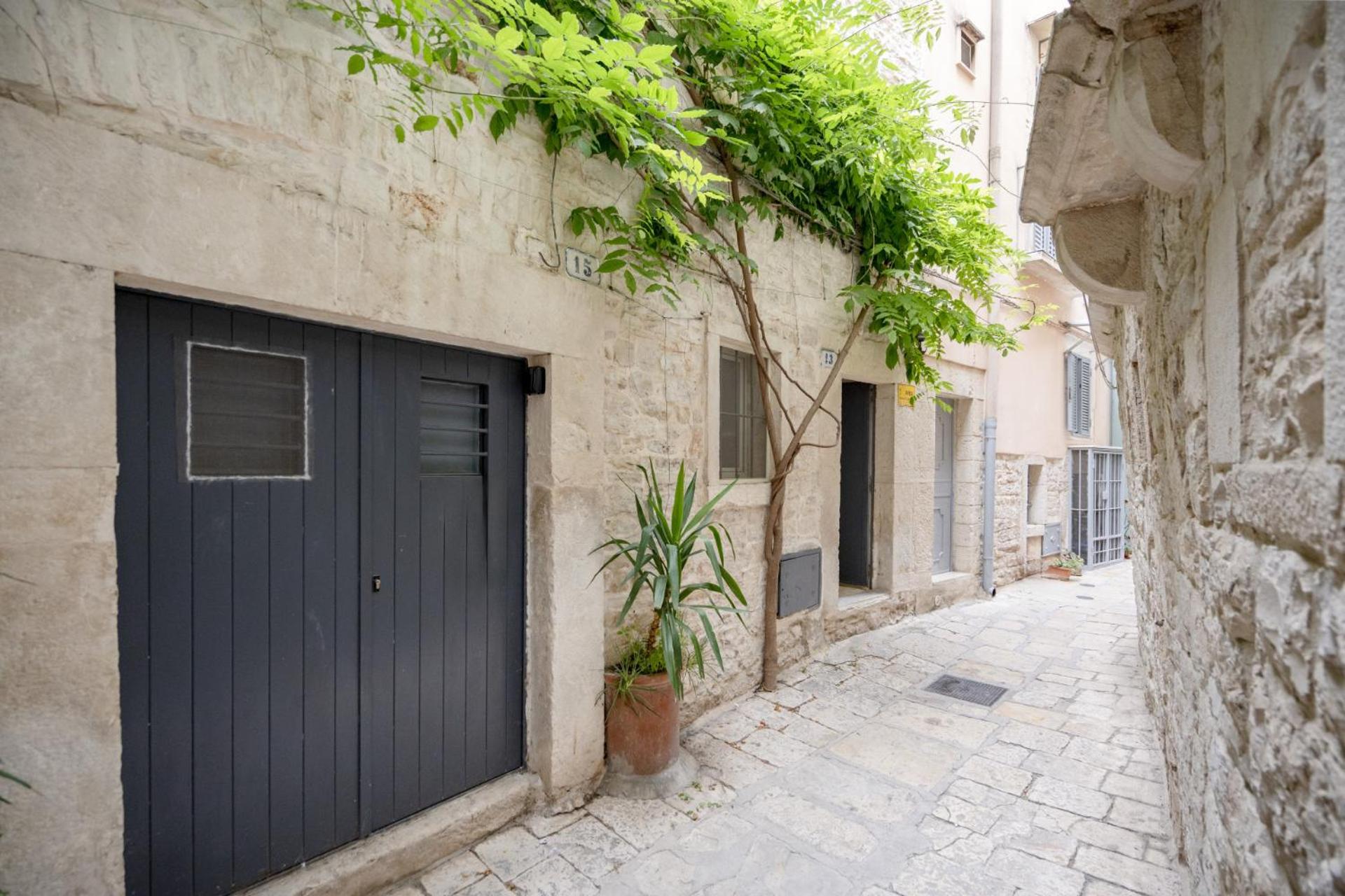 Corte Fiorita - City Center historical stay