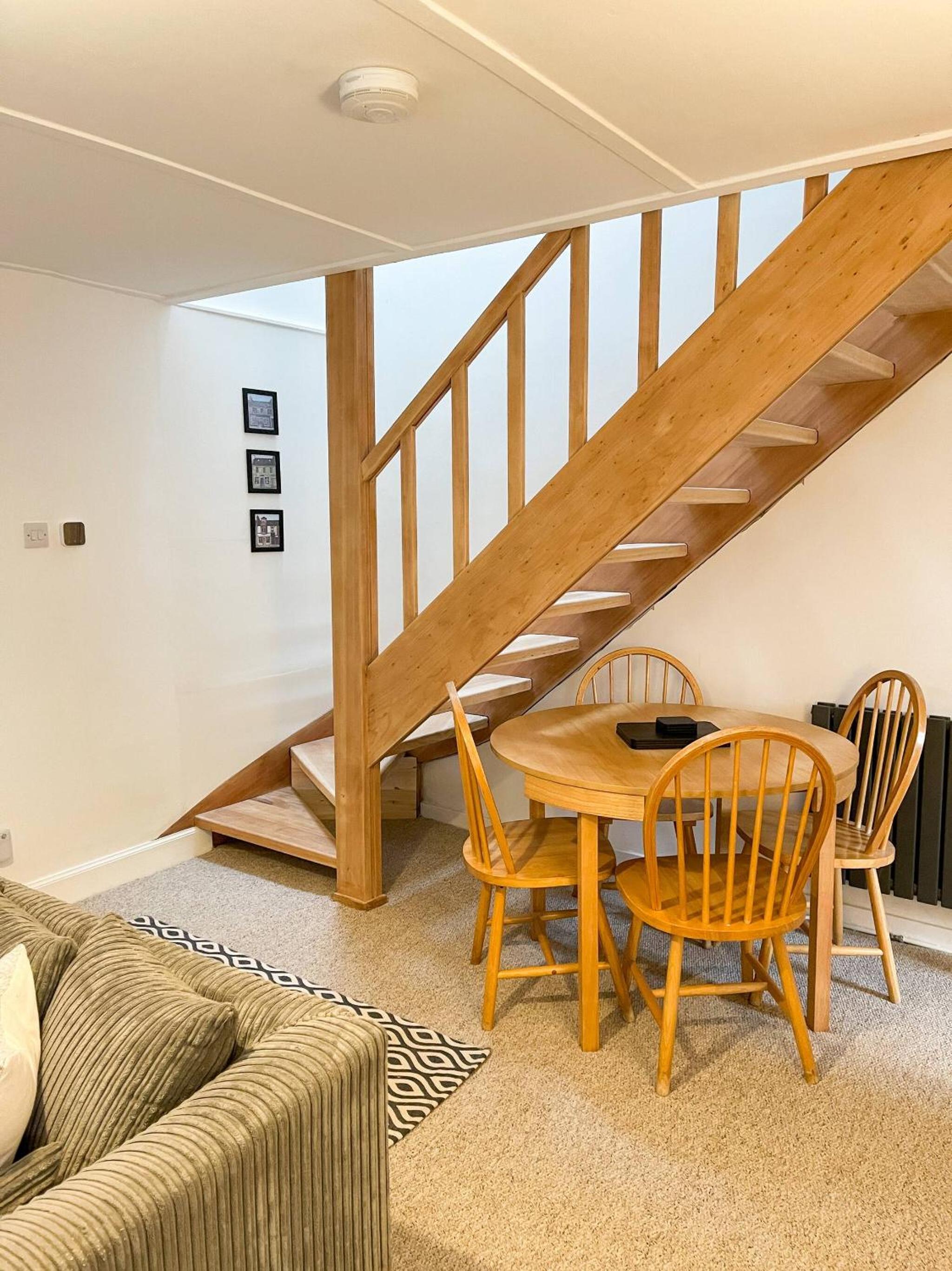 The Retreat, Cosy 1 Bed Cottage, Town Centre Location