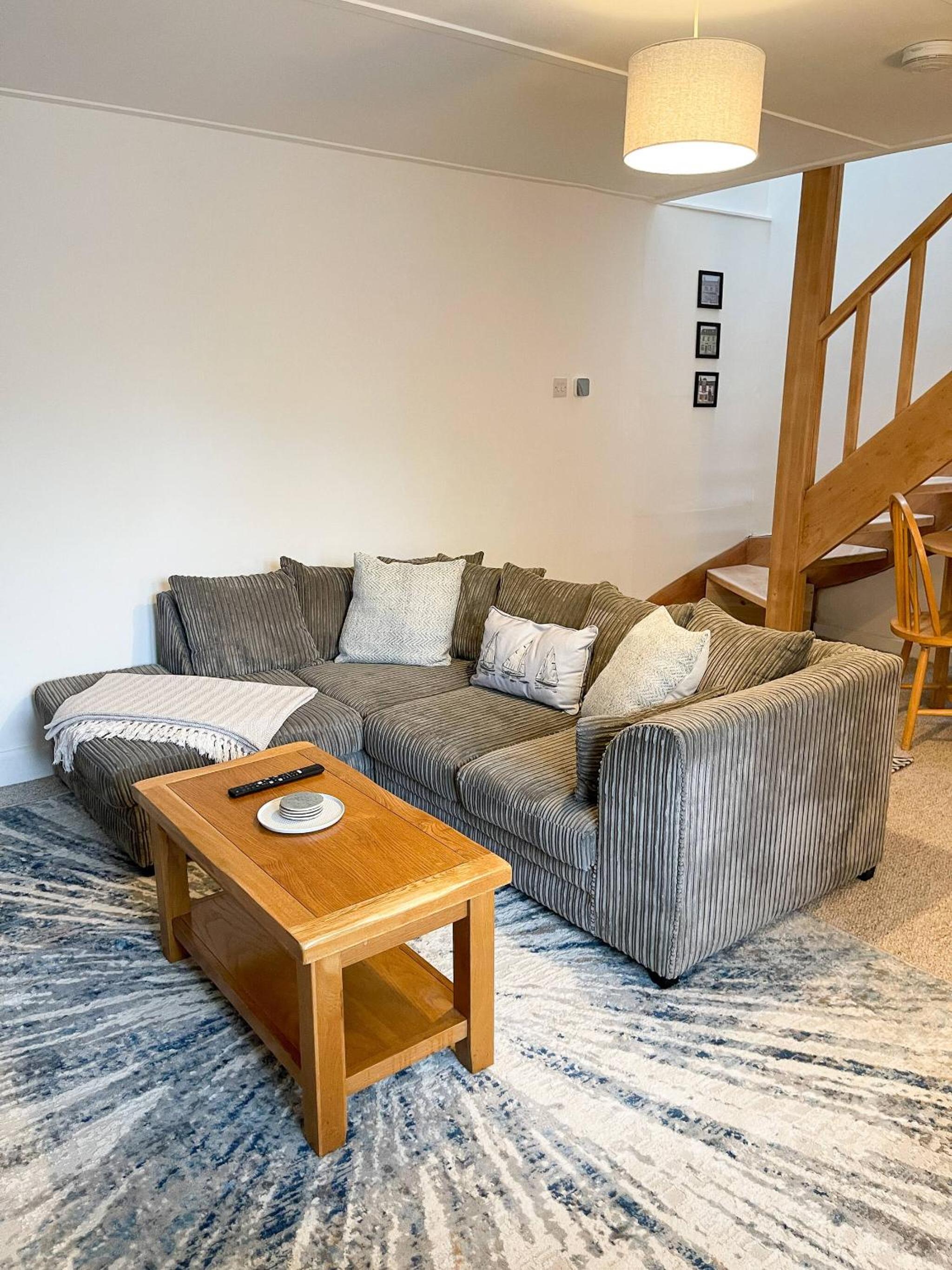 The Retreat, Cosy 1 Bed Cottage, Town Centre Location