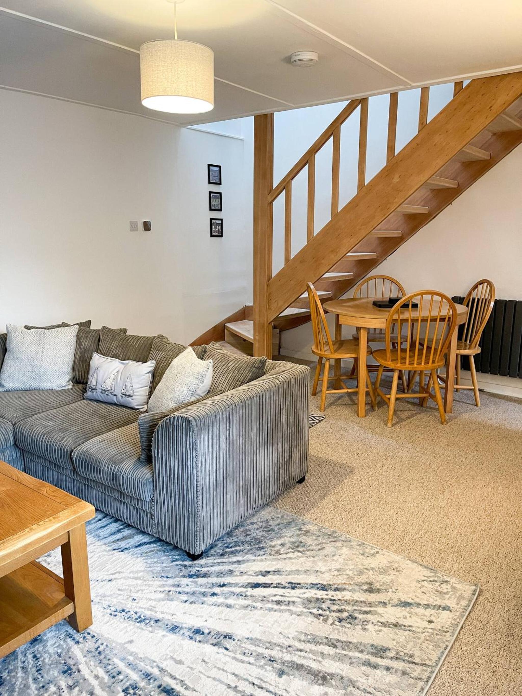 The Retreat, Cosy 1 Bed Cottage, Town Centre Location