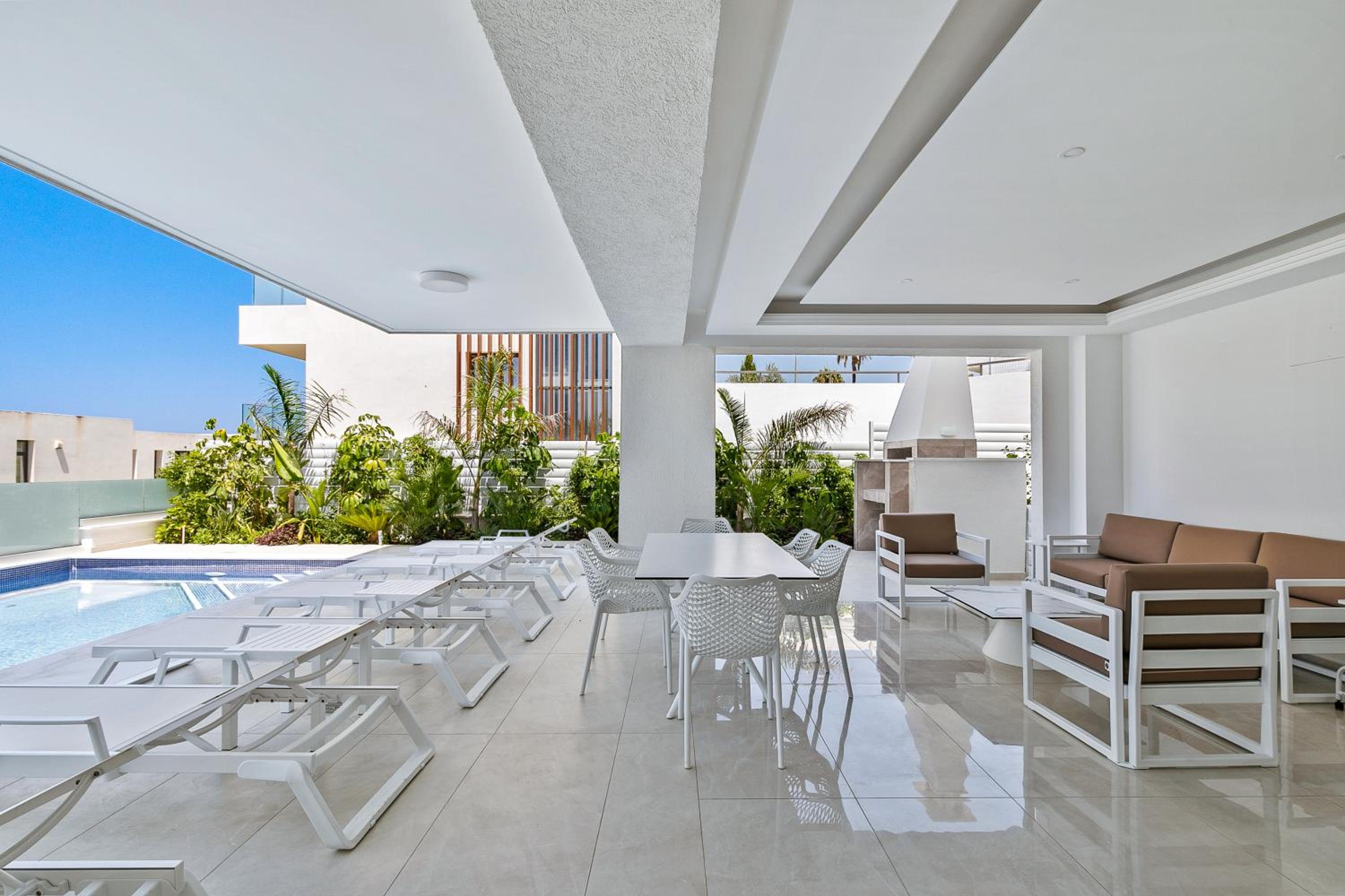 Olymp White Palace - The Ultra Luxury Beach House