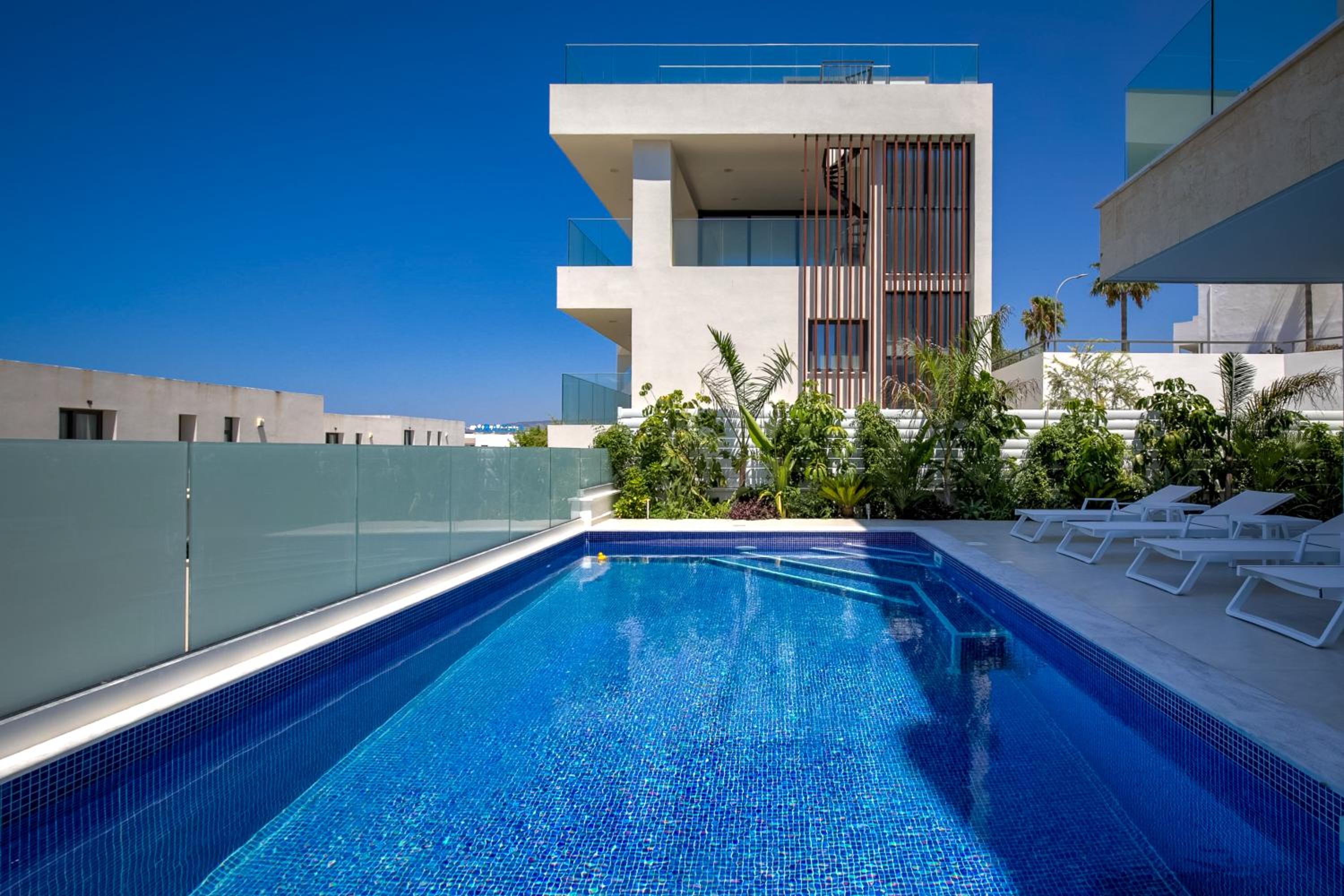 Olymp White Palace - The Ultra Luxury Beach House