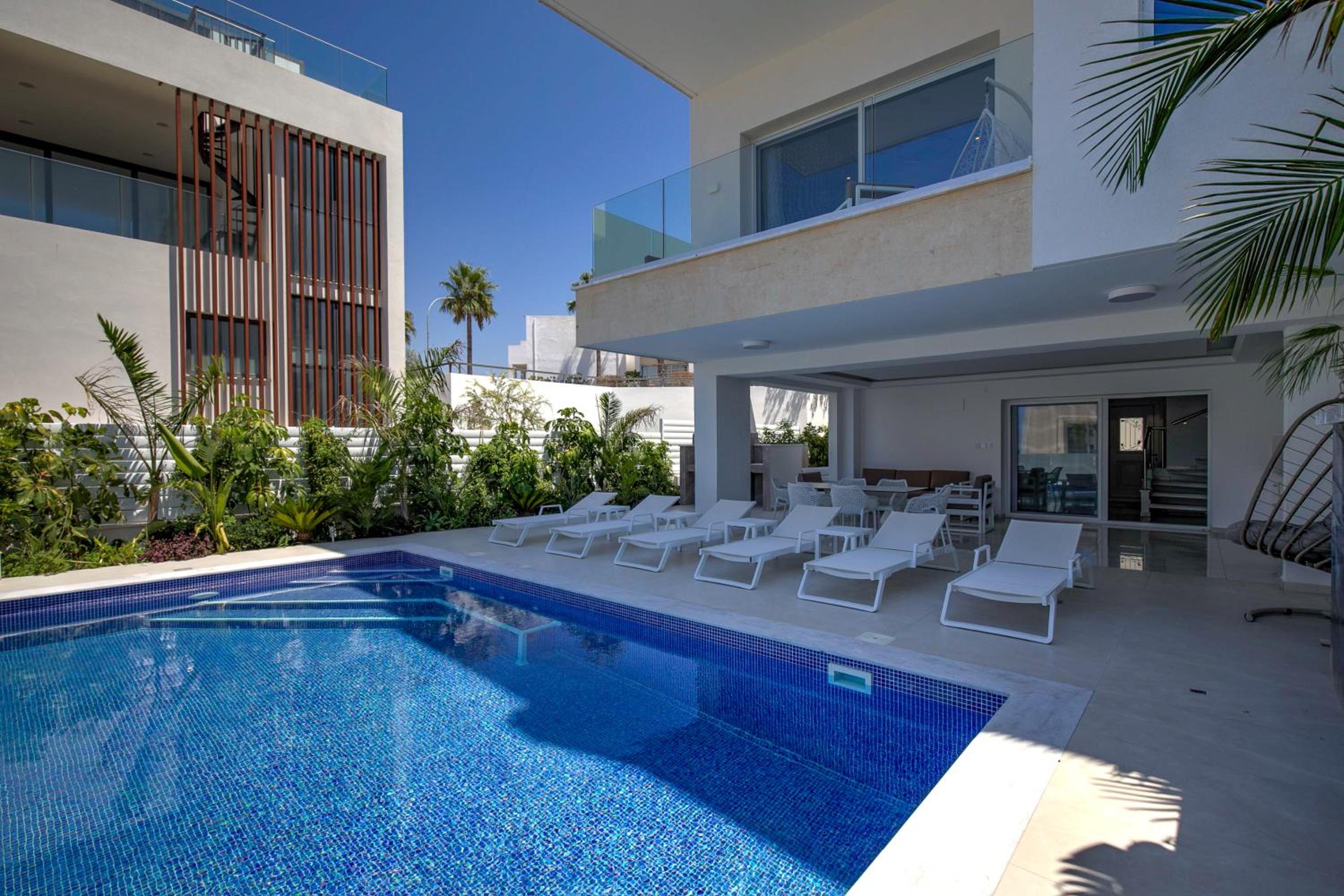 Olymp White Palace - The Ultra Luxury Beach House