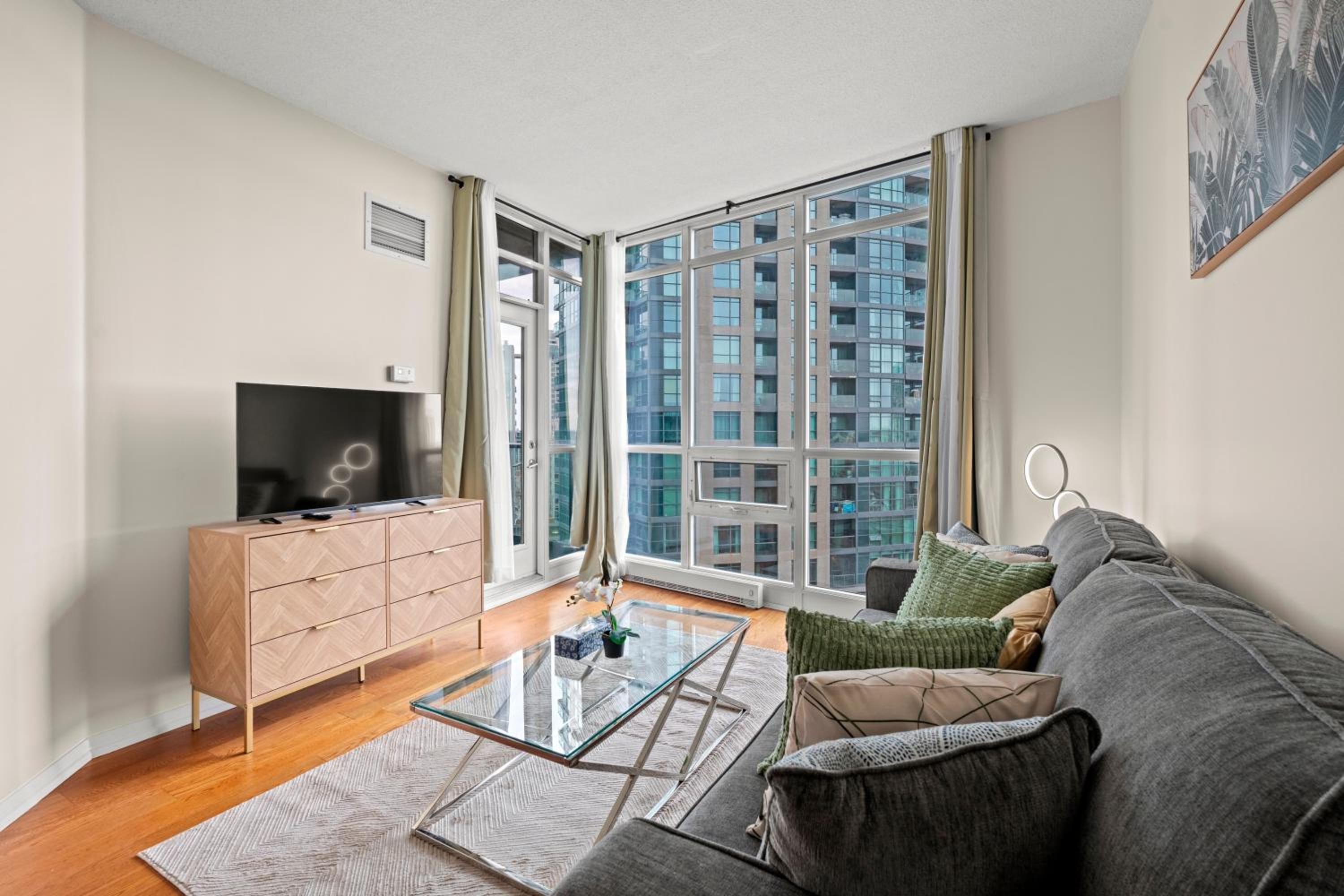 Superior 1Bedroom&DEN Condo with Balcony