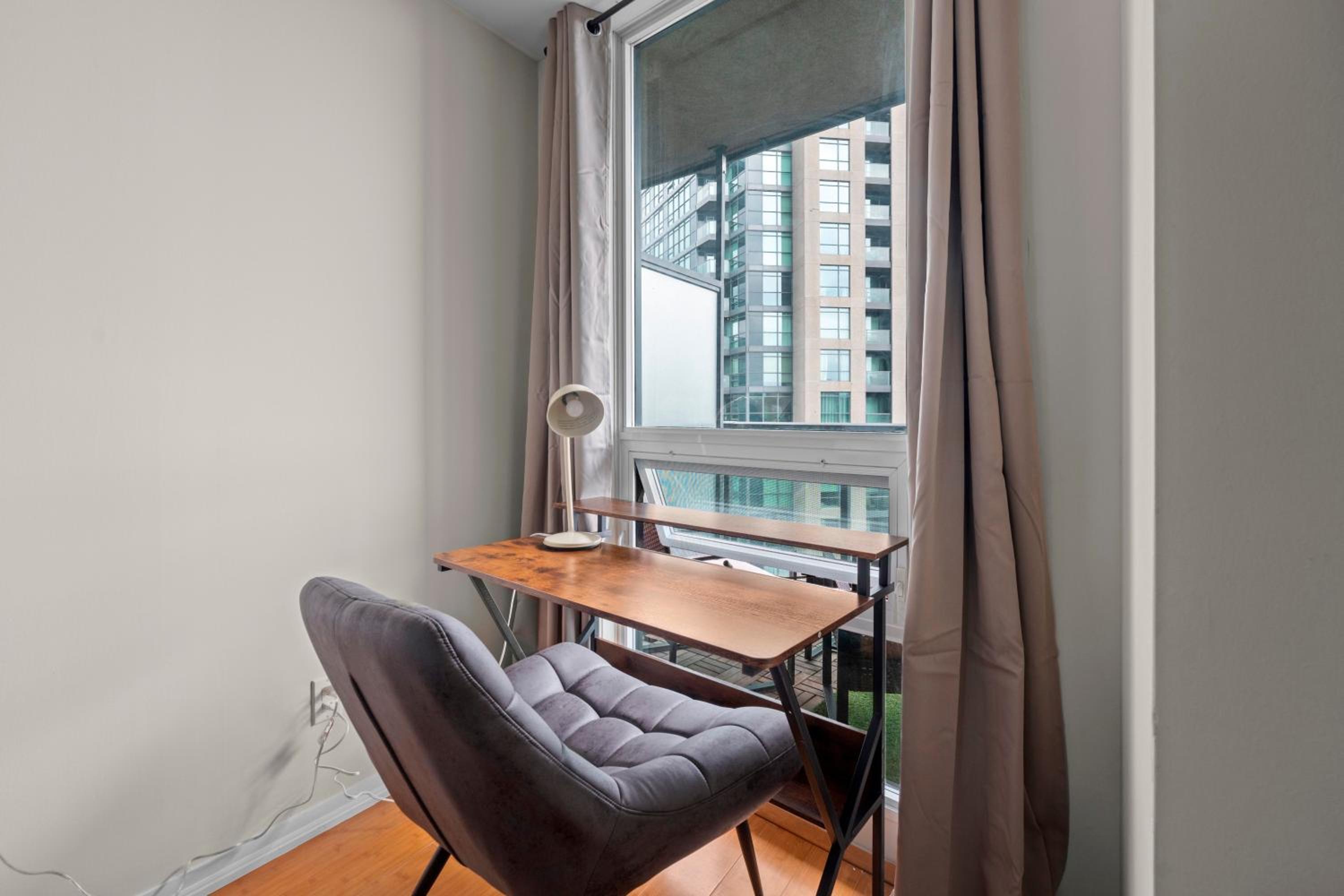 Superior 1Bedroom&DEN Condo with Balcony