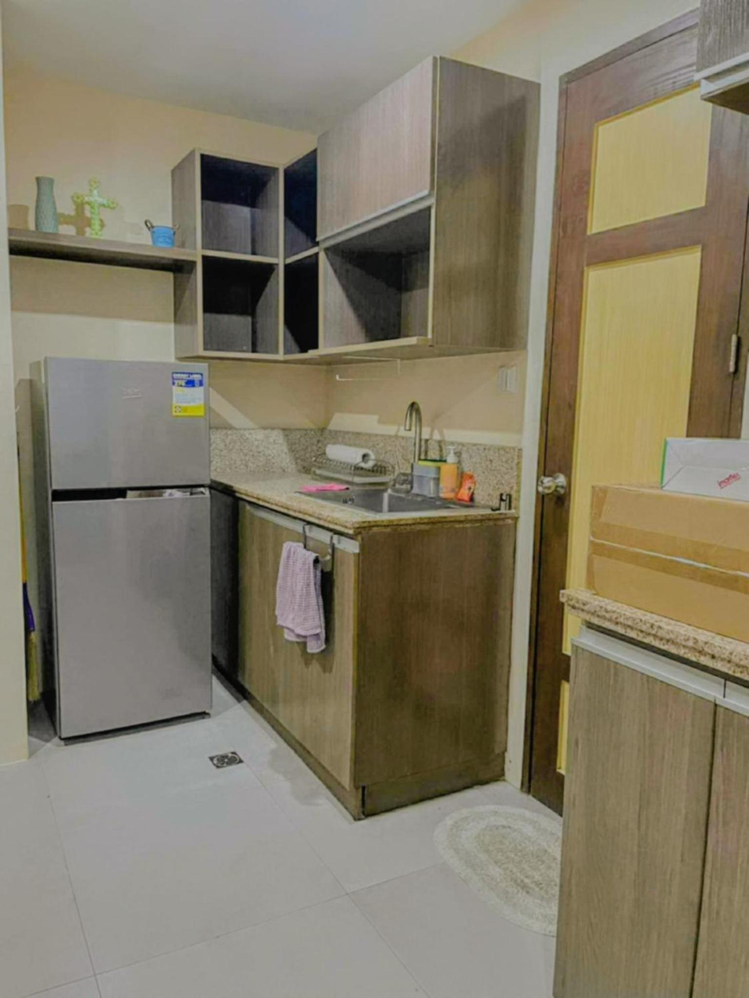 City & Sea View Condo with Balcony Near Ayala