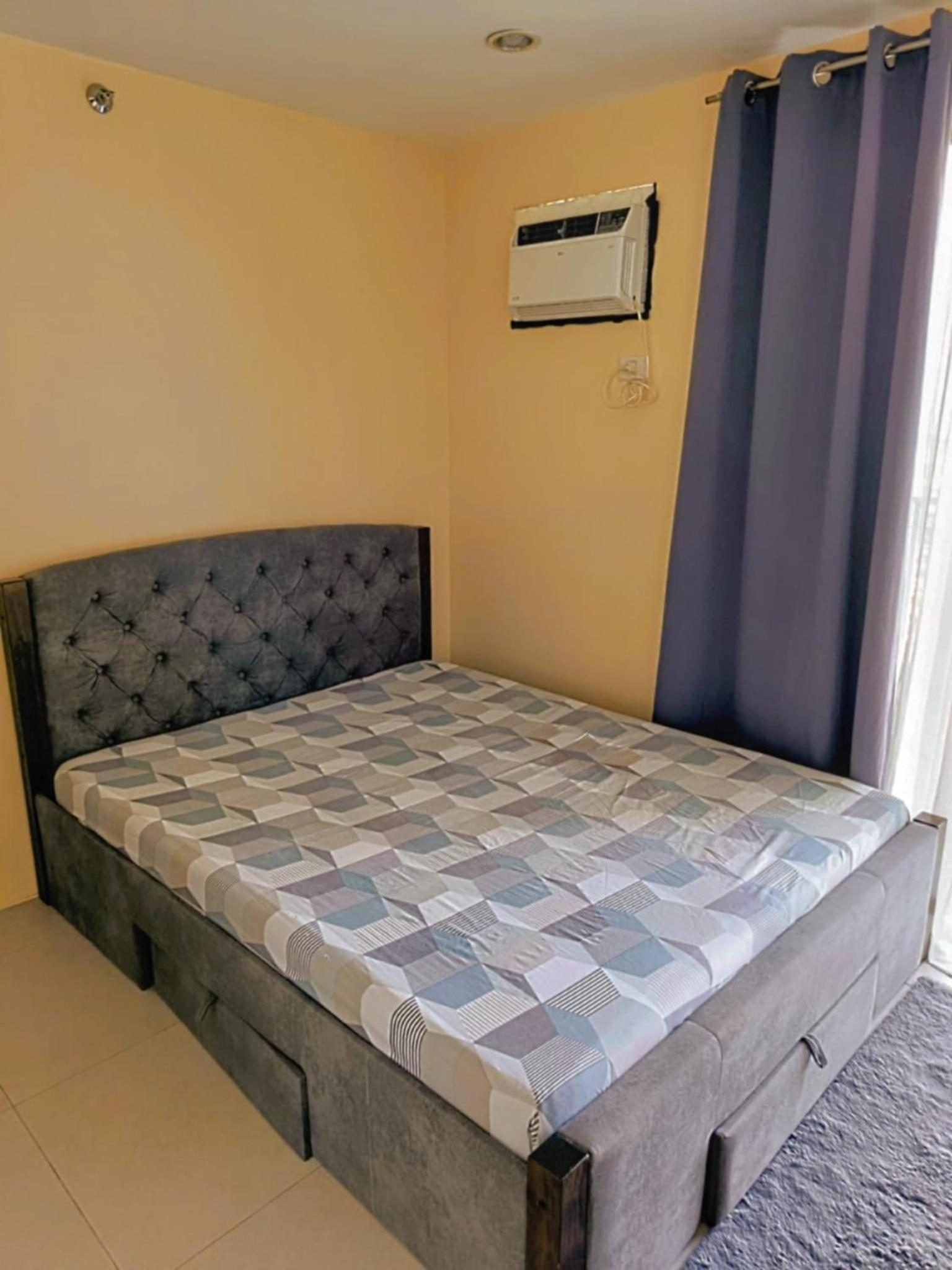 City & Sea View Condo with Balcony Near Ayala