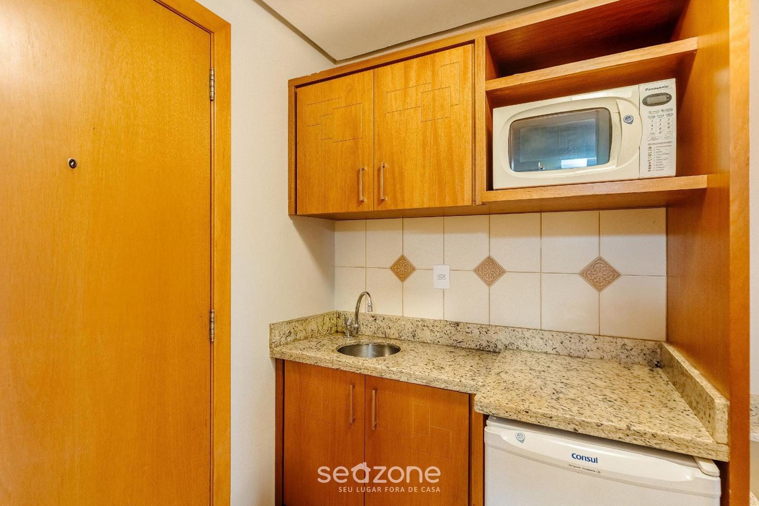 Apartment in a condo with heated pool CUR0905