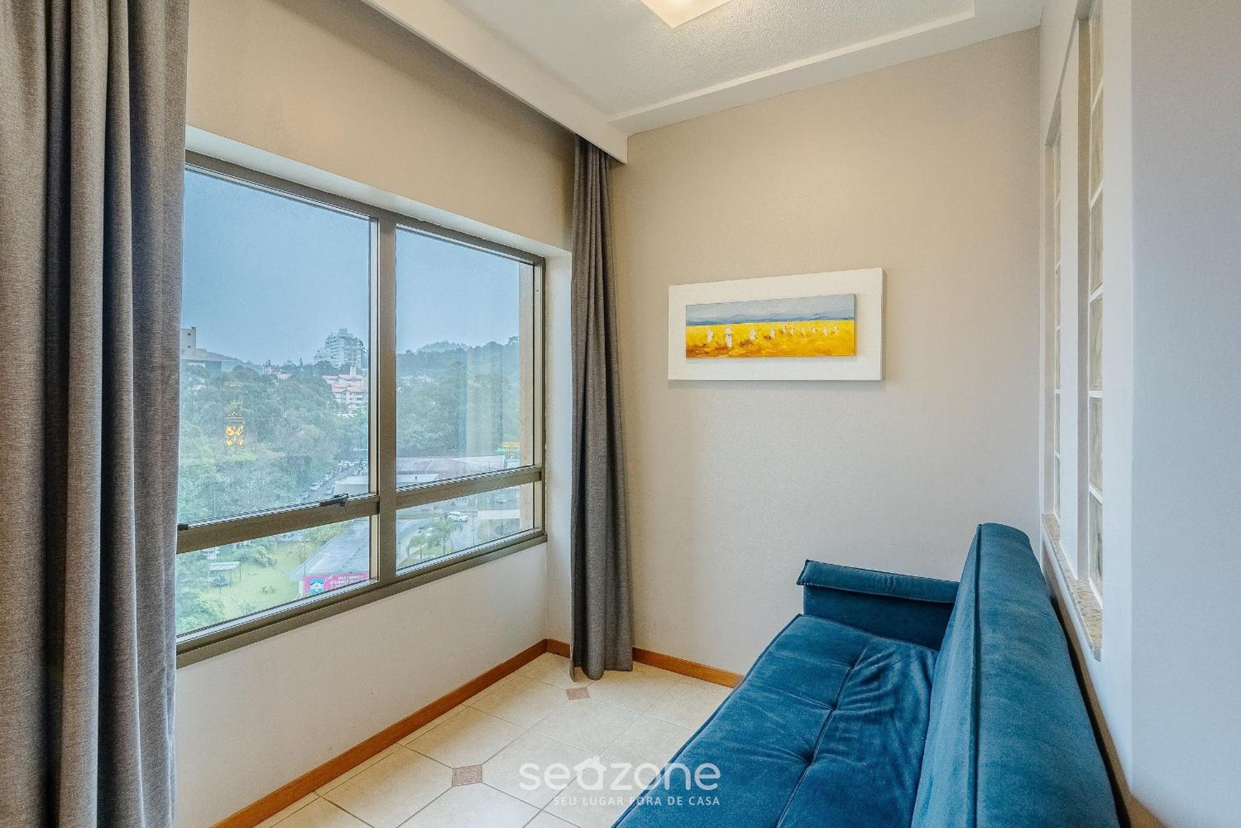 Apartment in a condo with heated pool CUR0905