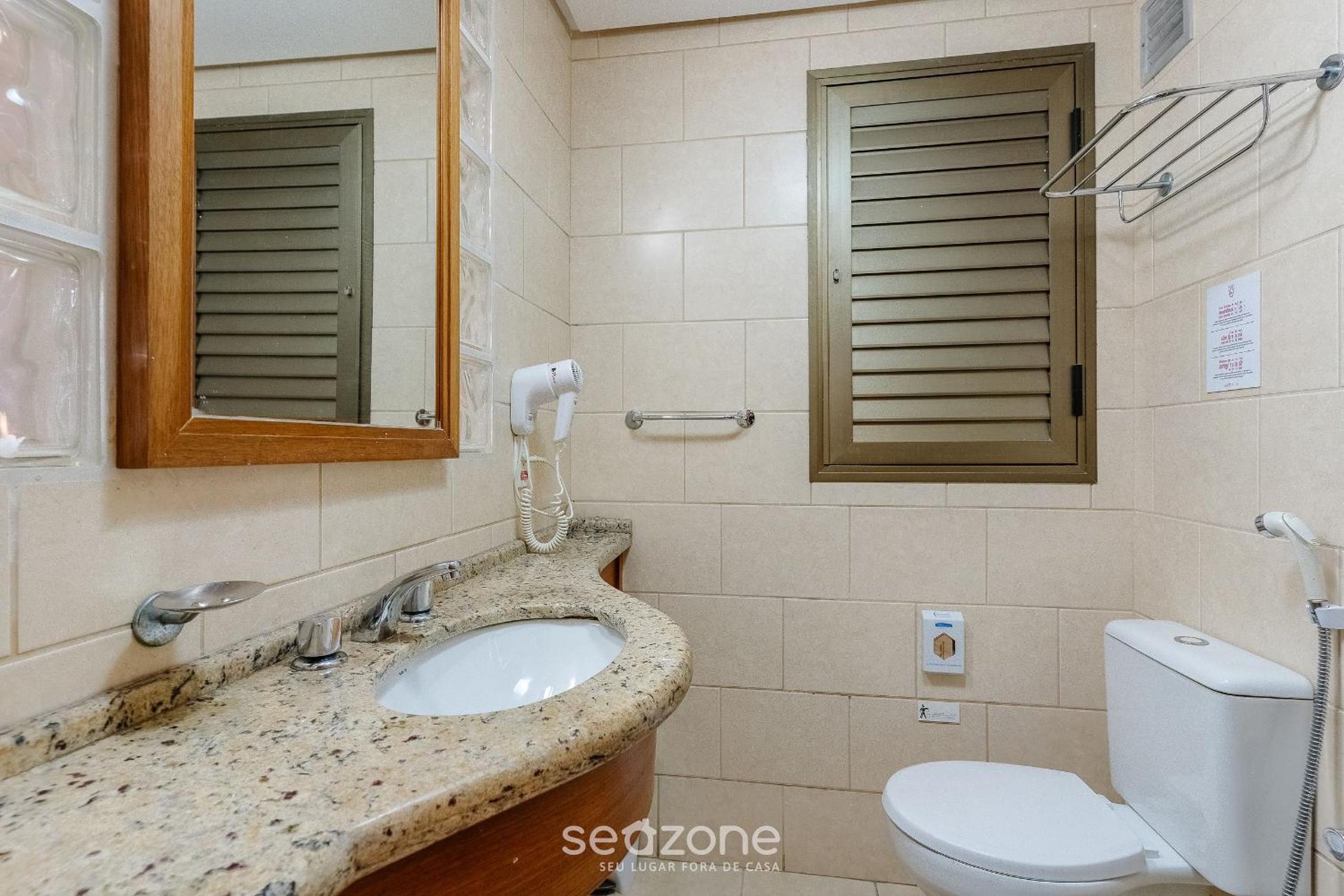 Apartment in a condo with heated pool CUR0905