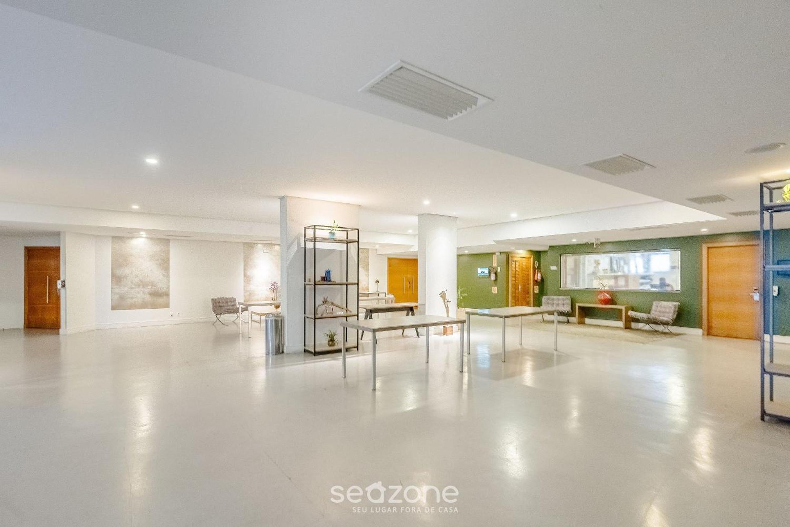 Apartment in a condo with heated pool CUR0905