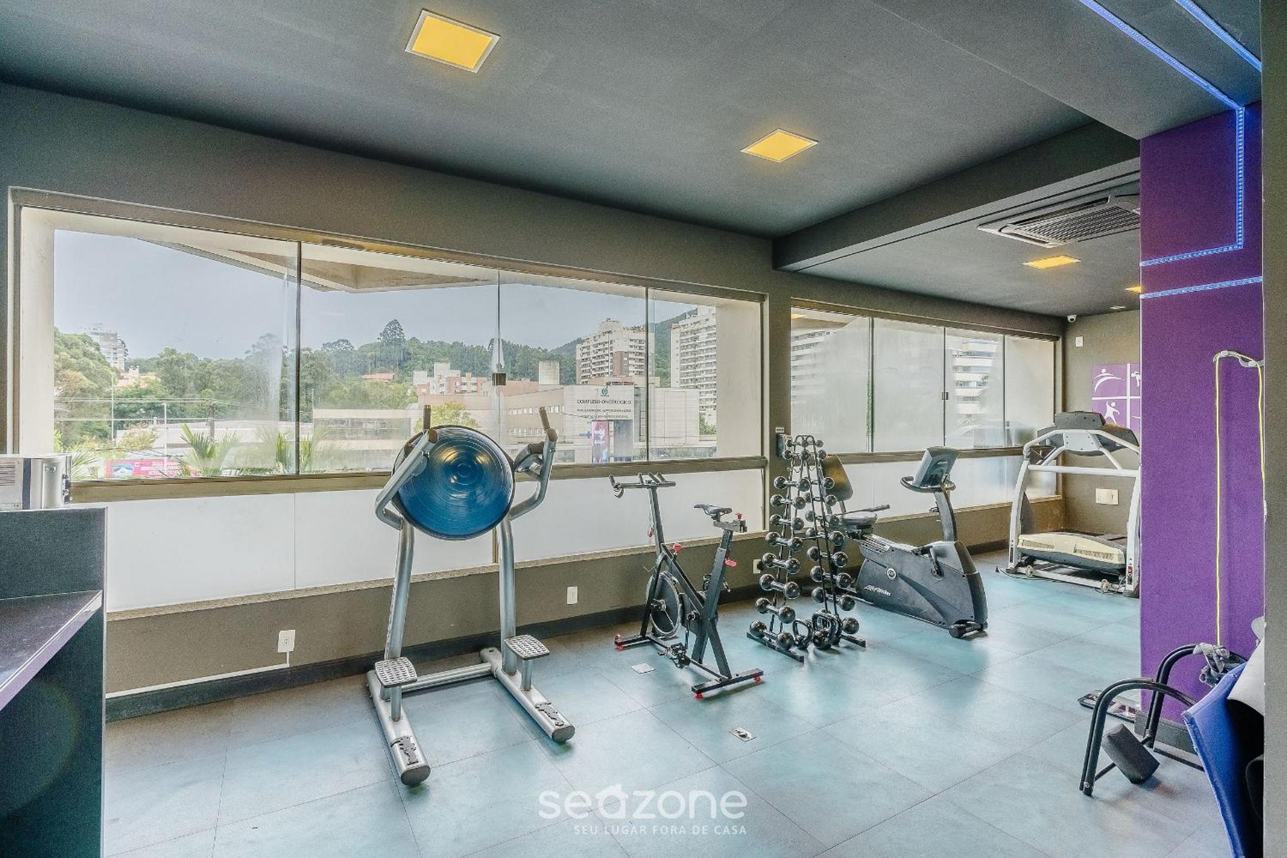 Apartment in a condo with heated pool CUR0905