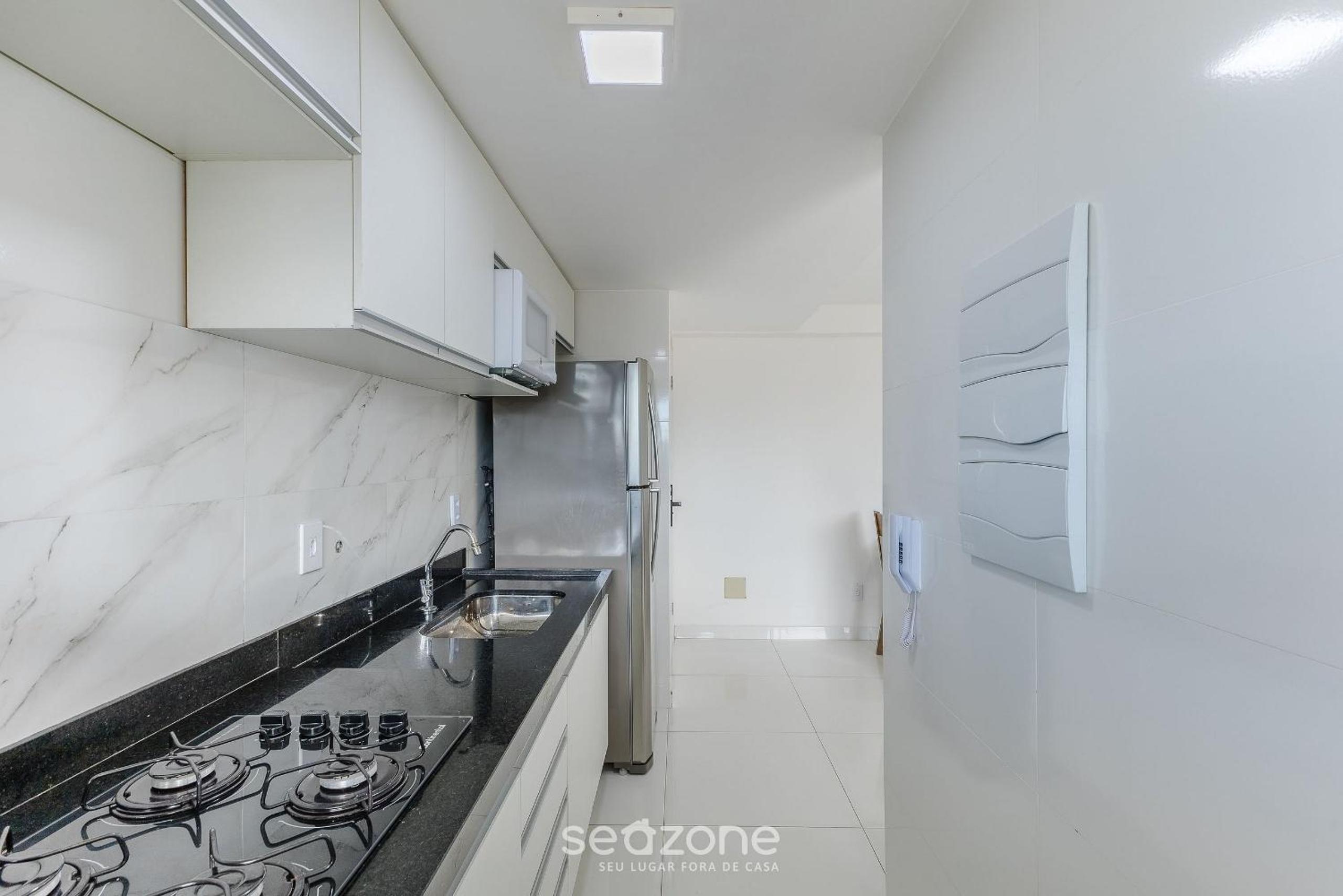 Fully equipped apartments in building 400m from the beach - PZO