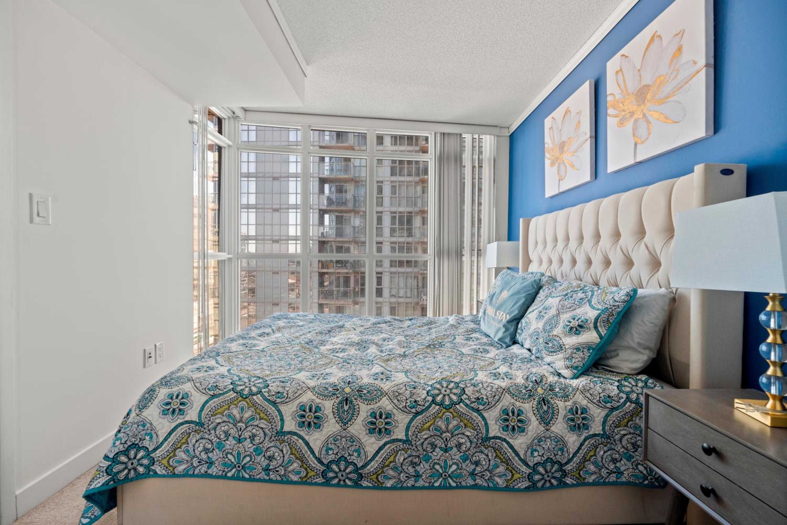 City and Lake View 1 Bedroom plus Den Condo Iceboat Terrace Downtown Toronto
