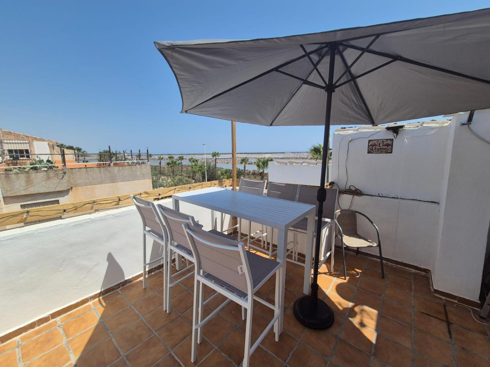 Casa Flamingo - Corner house near beach & boulevard with sea & salt lake view