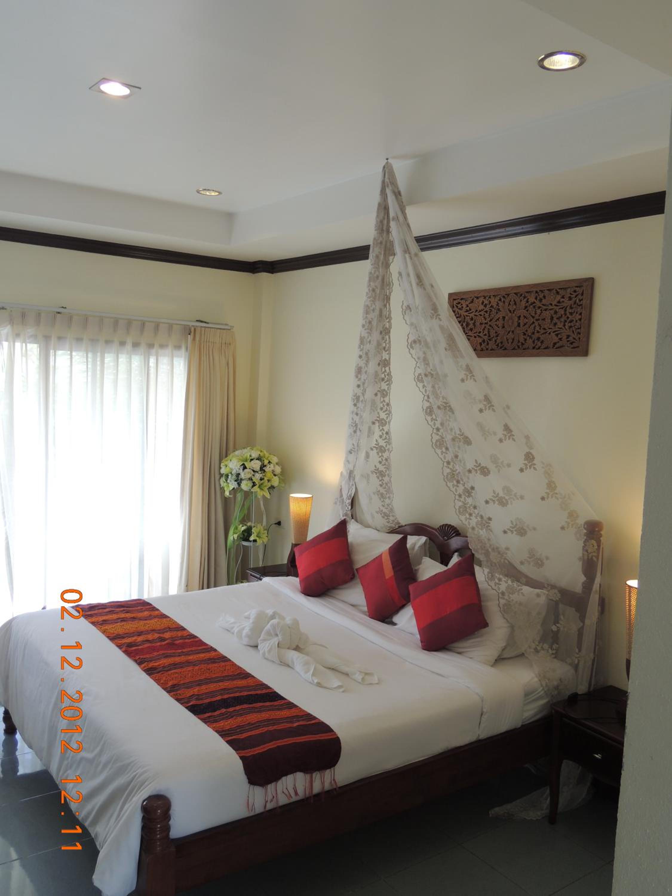 Lanta Seafront Resort