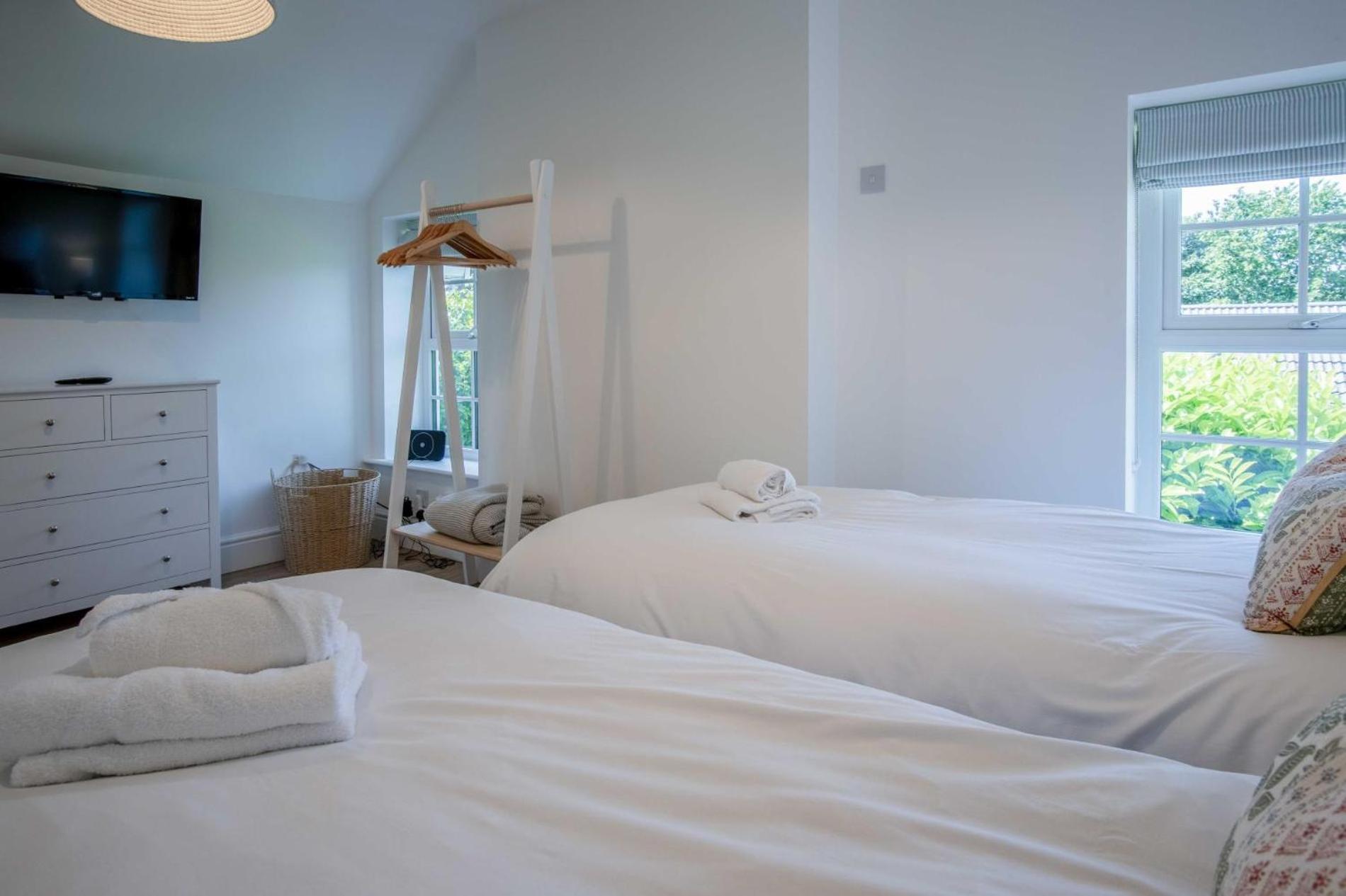 Wood Cottage - 3 Bedroom - Bishopston Swansea