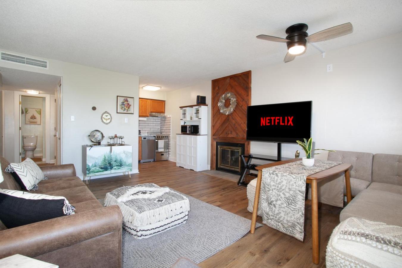 Cloudtop Escape Fireplace Community Amenities!