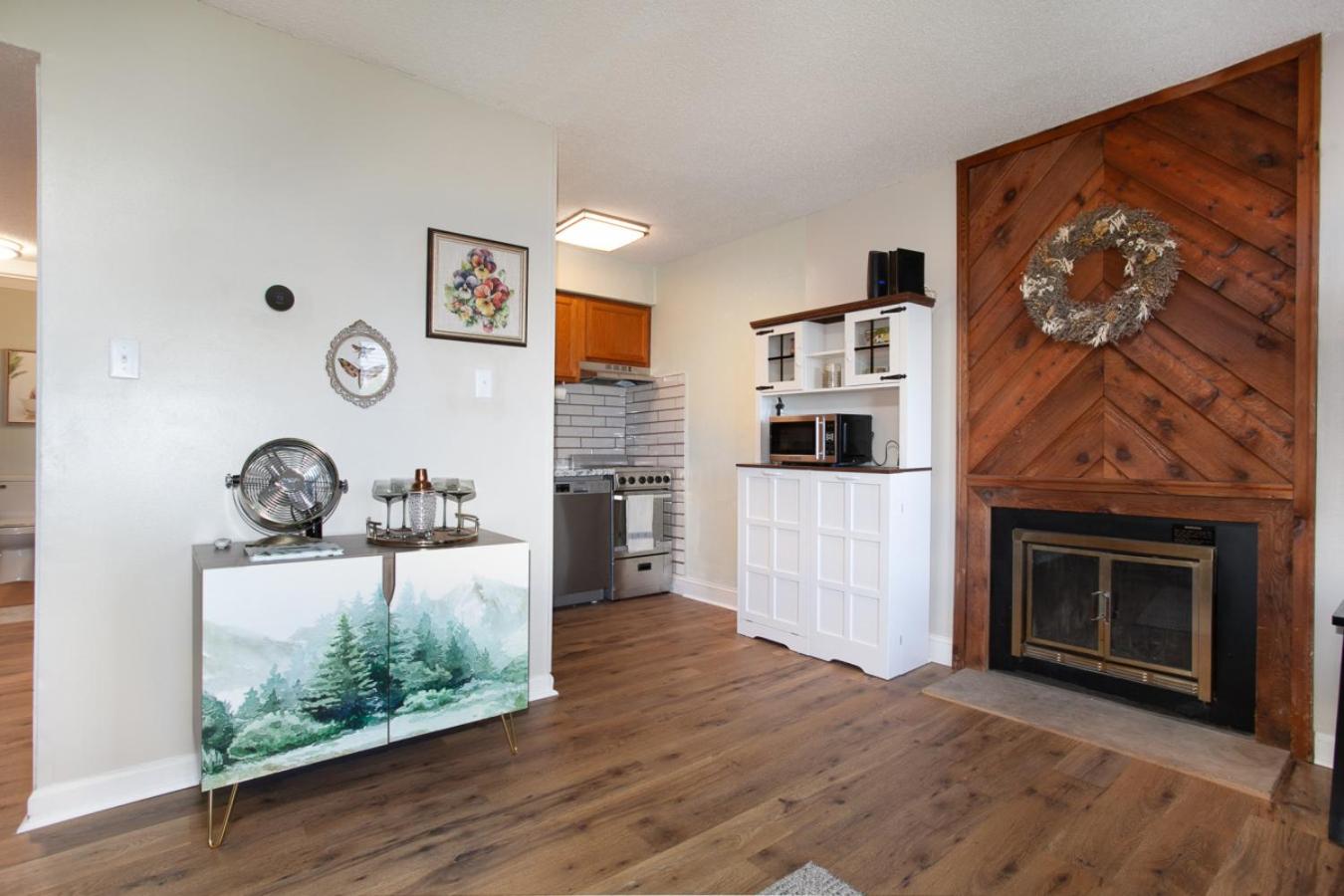 Cloudtop Escape Fireplace Community Amenities!