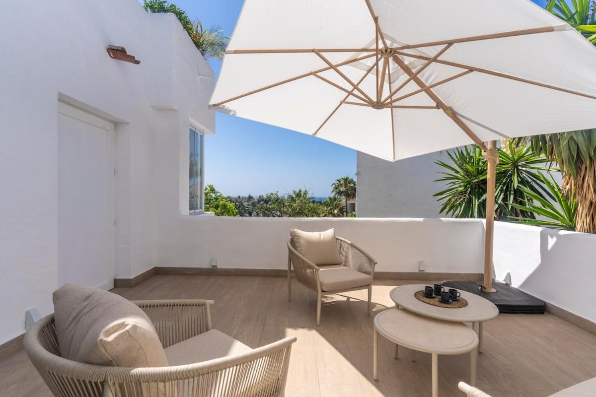 Atico Dúplex en Estepona con Vistas al Mar y Montaña a 10 min de la Playa