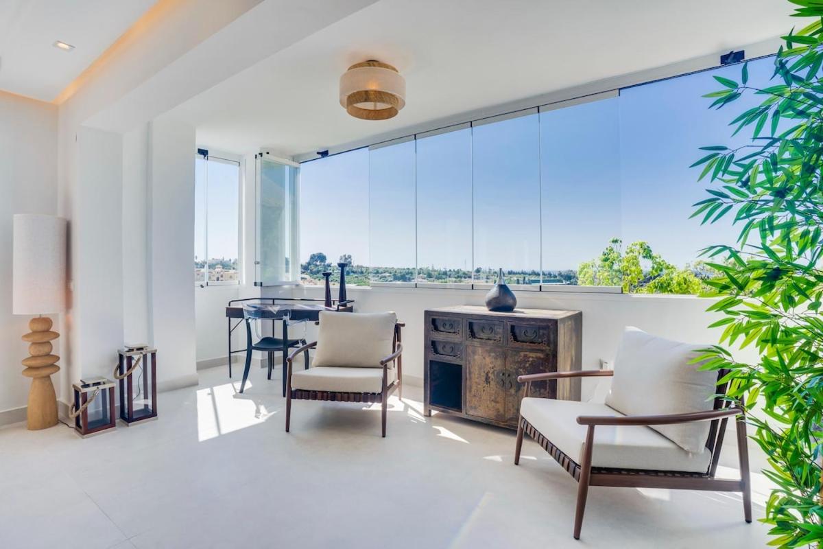 Atico Dúplex en Estepona con Vistas al Mar y Montaña a 10 min de la Playa