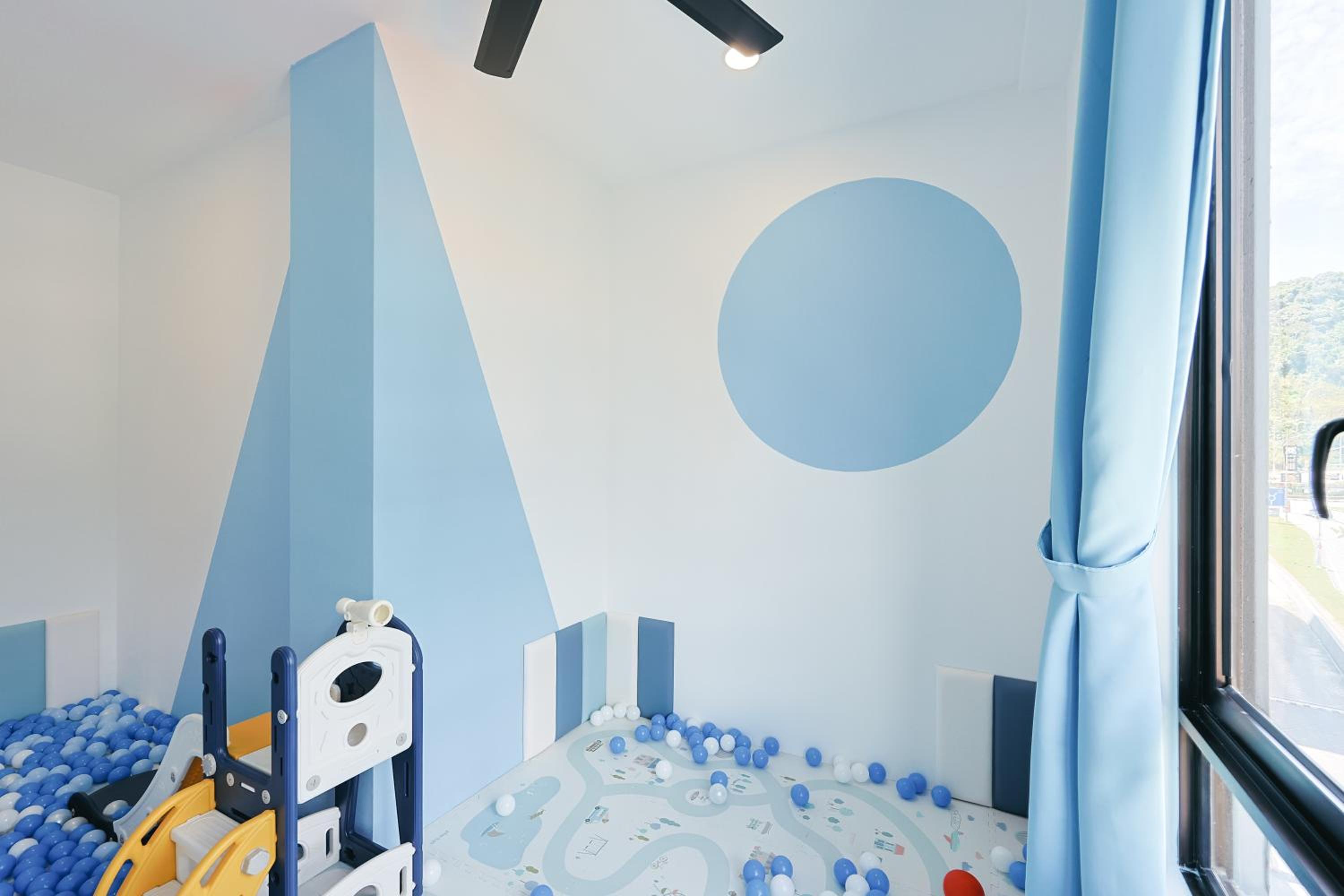 Cameron Centrum Family Haven Kids Private Playground Clover Home A-3-15A