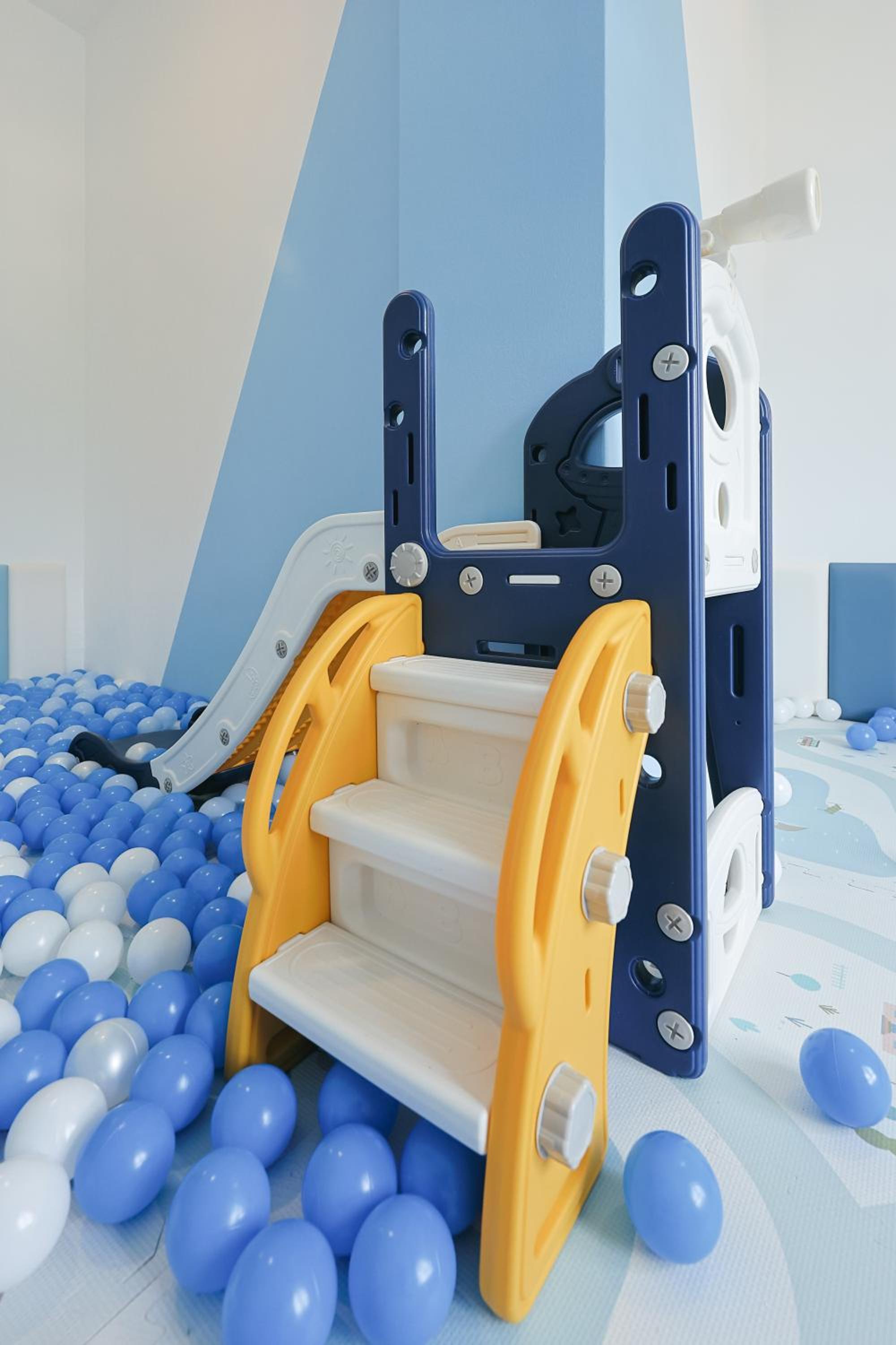 Cameron Centrum Family Haven Kids Private Playground Clover Home A-3-15A