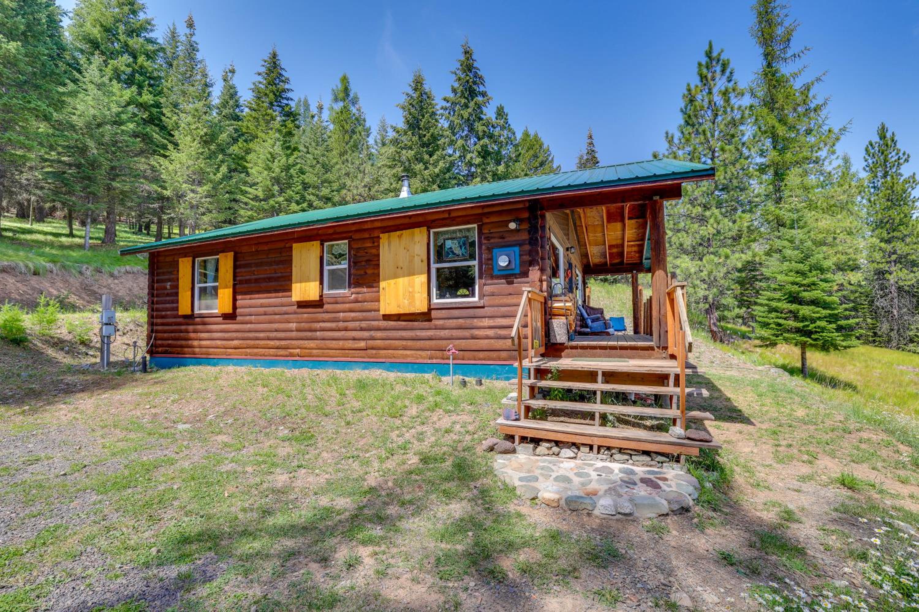 Pet-Friendly Cabin on 10 Acres in Joseph Private!