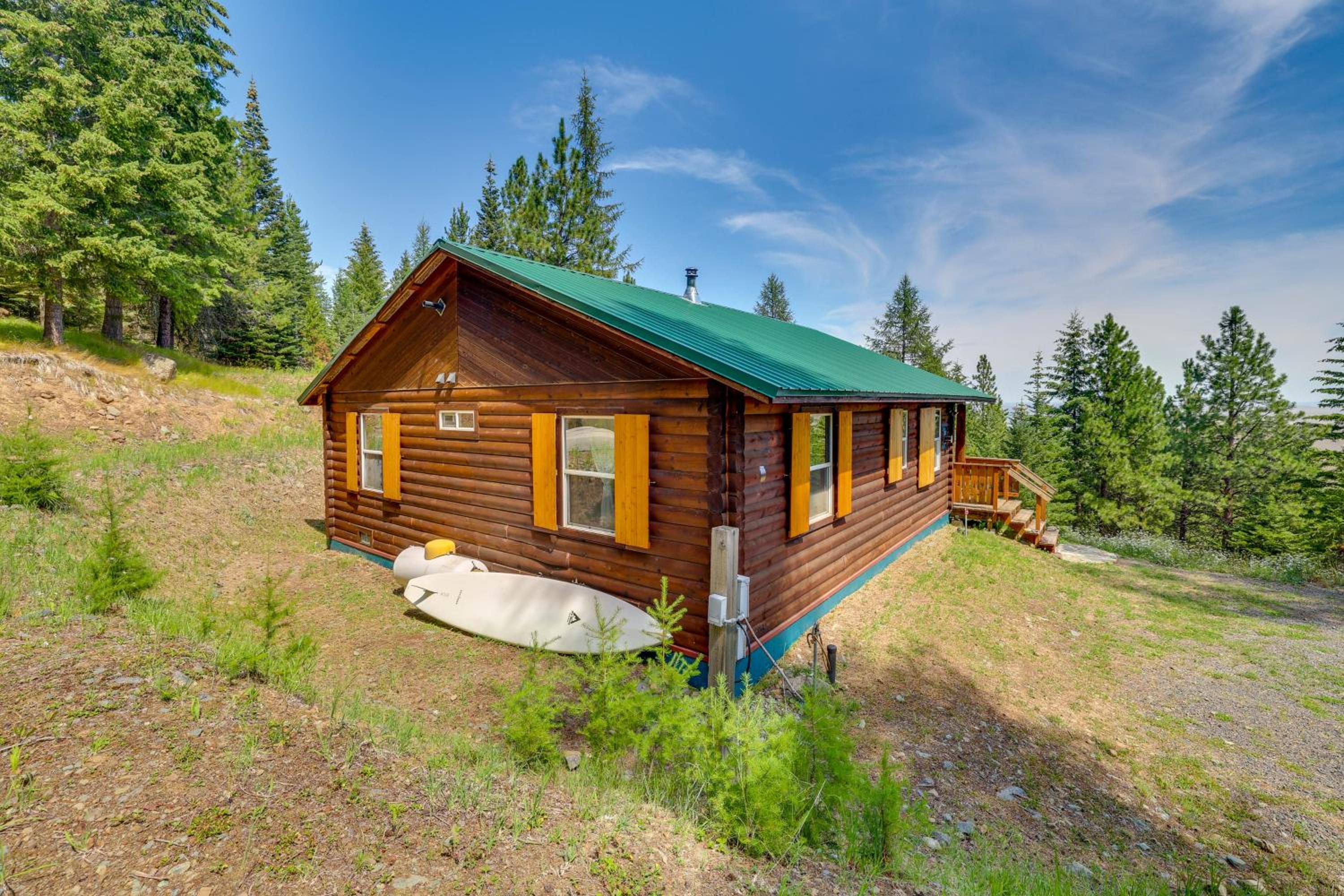 Pet-Friendly Cabin on 10 Acres in Joseph Private!