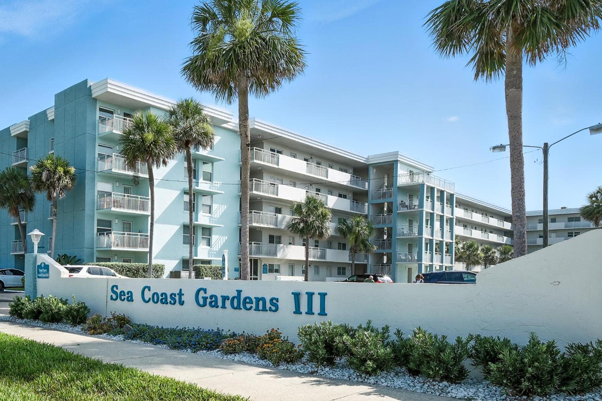 Oceanfront ground floor patio with unbelievable views! Complex has amenities for the whole family!