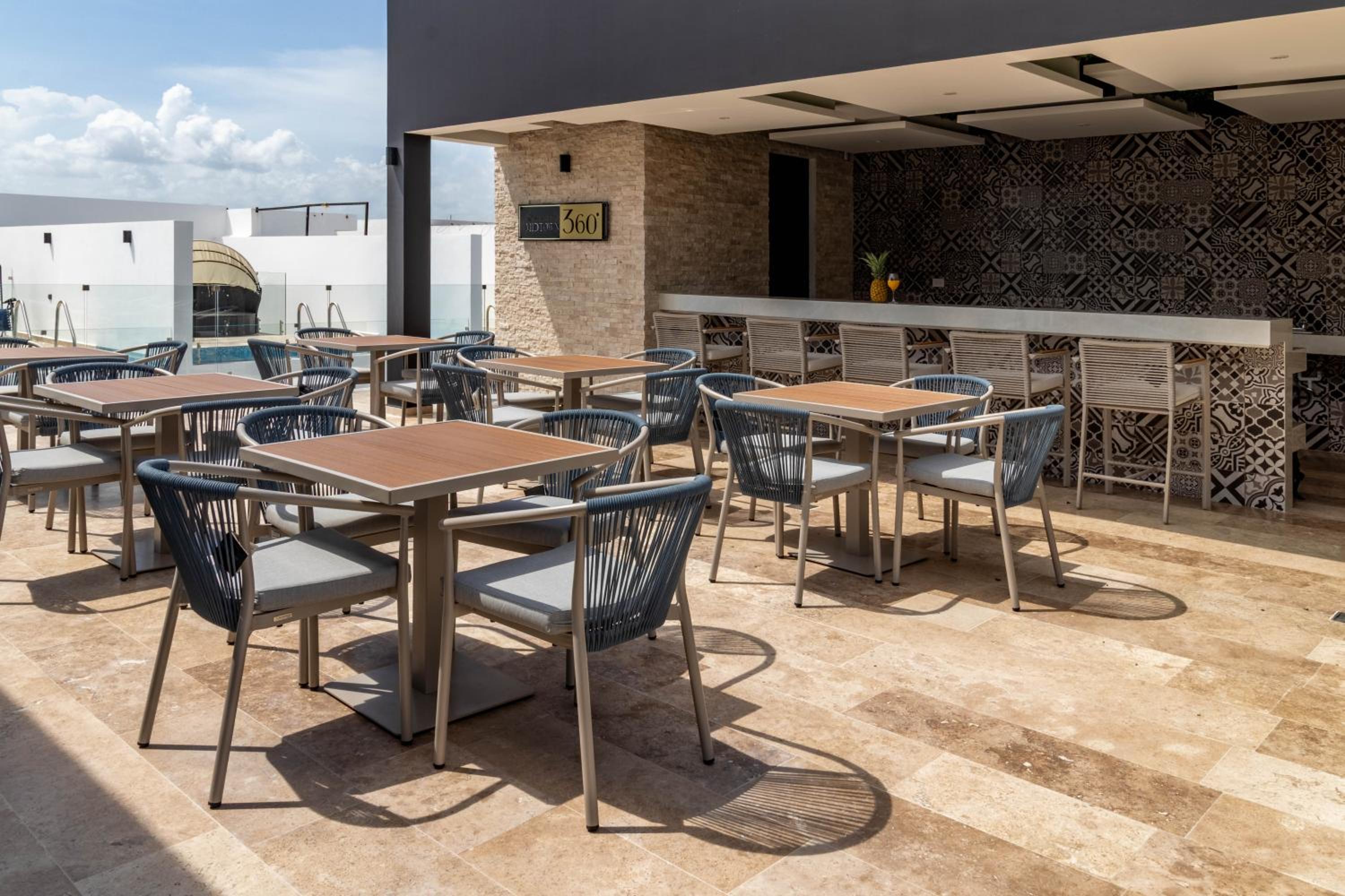 New Luxury Studio in the City Center