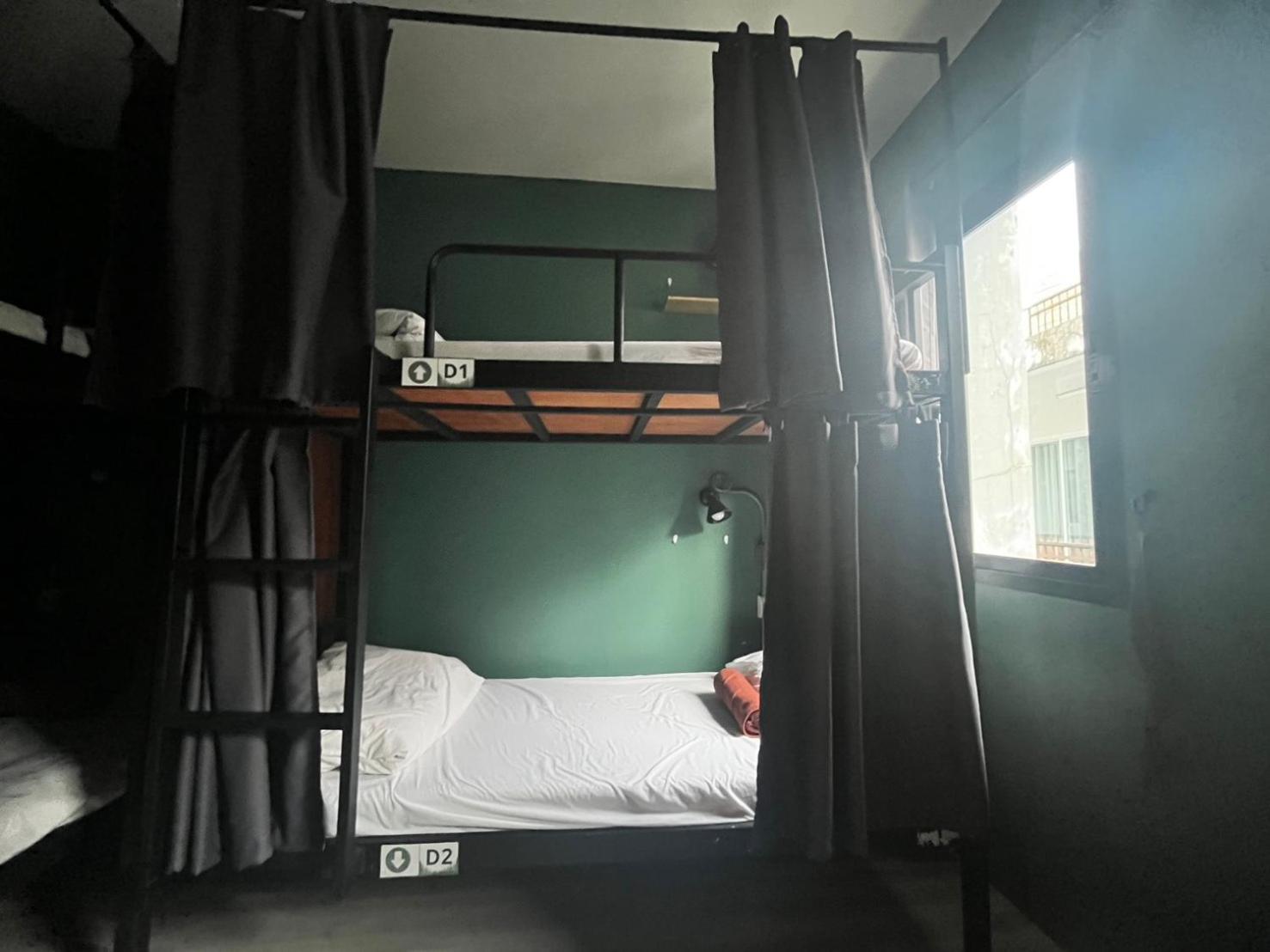 Nimman Nest Hostel & Cafe