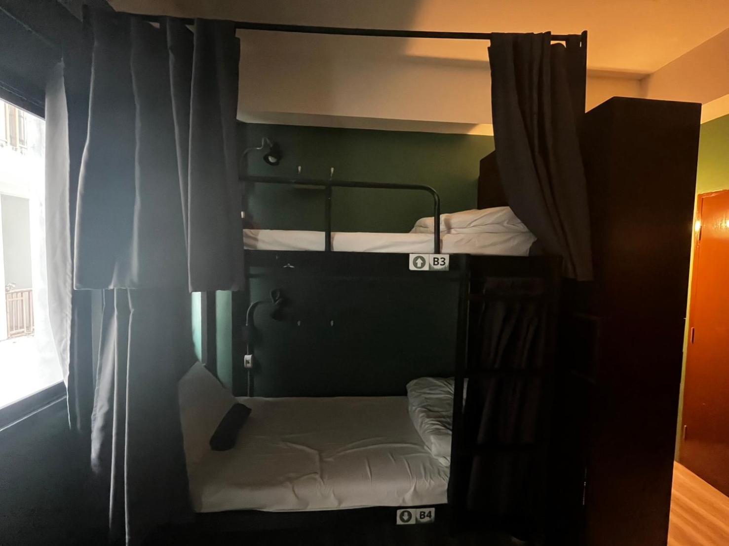 Nimman Nest Hostel & Cafe