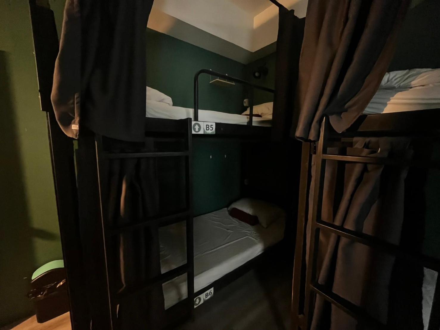 Nimman Nest Hostel & Cafe